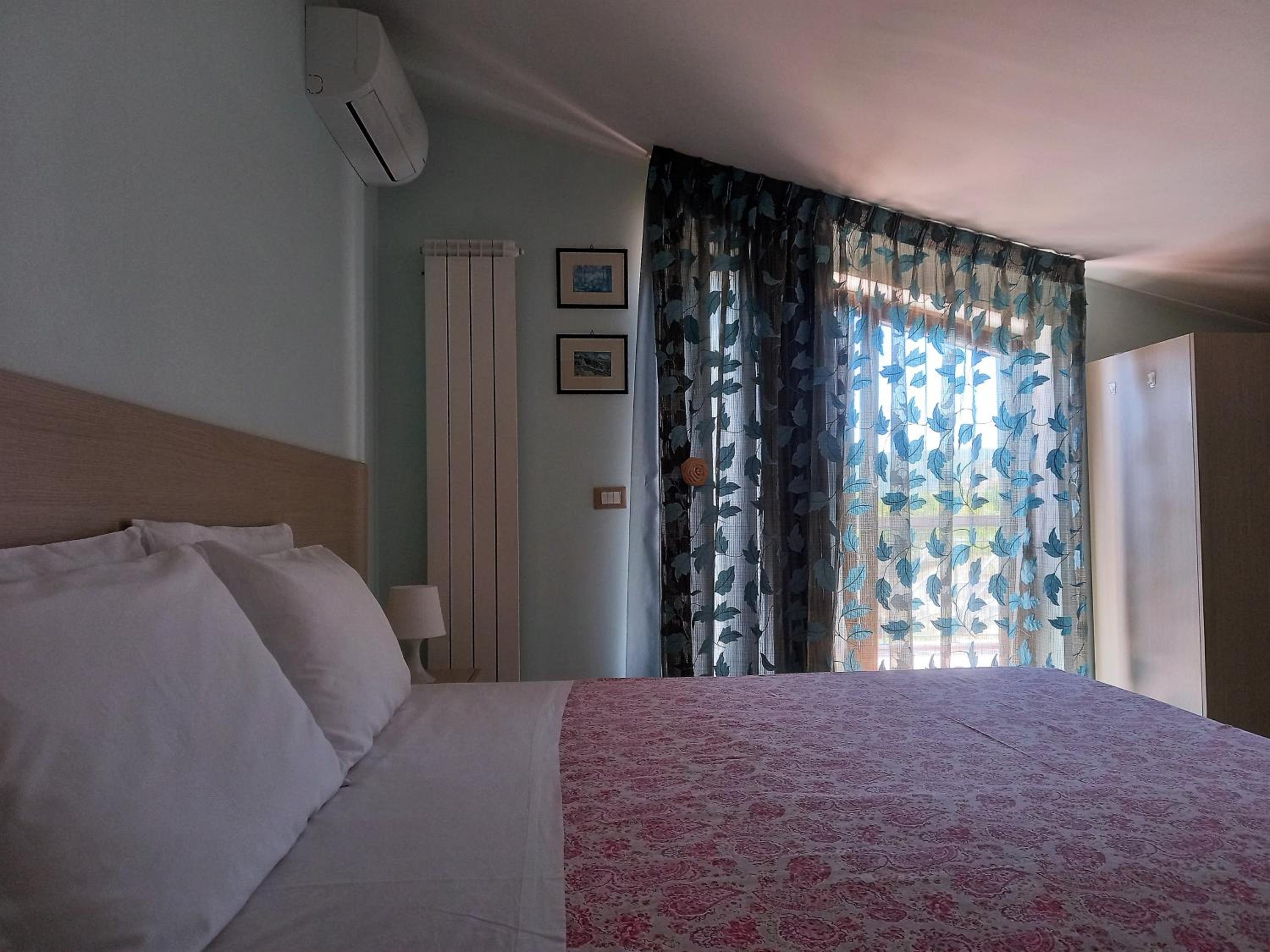 Standard Double or Twin Room with Balcony - Photo 3