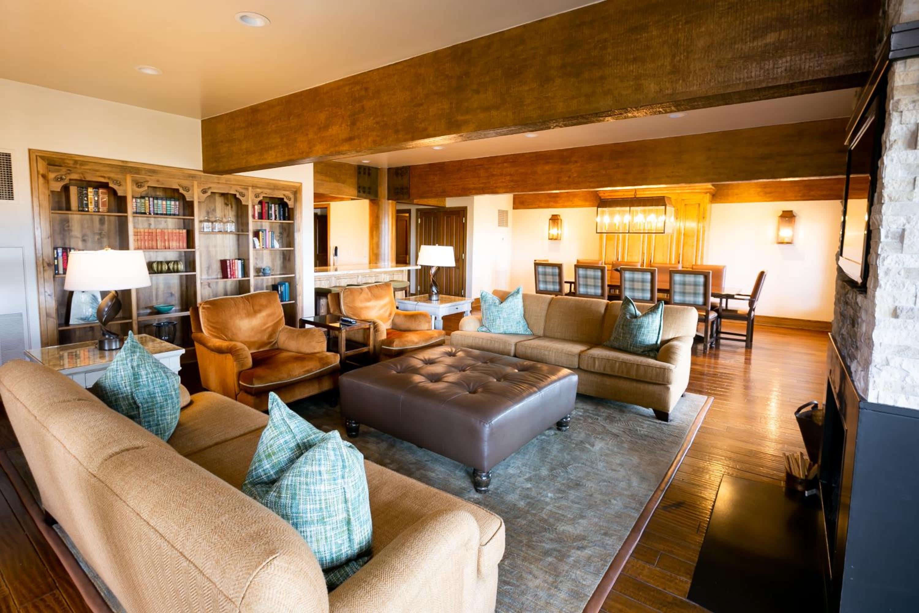Two Bedroom Townhouse with Hot Tub - Photo 1