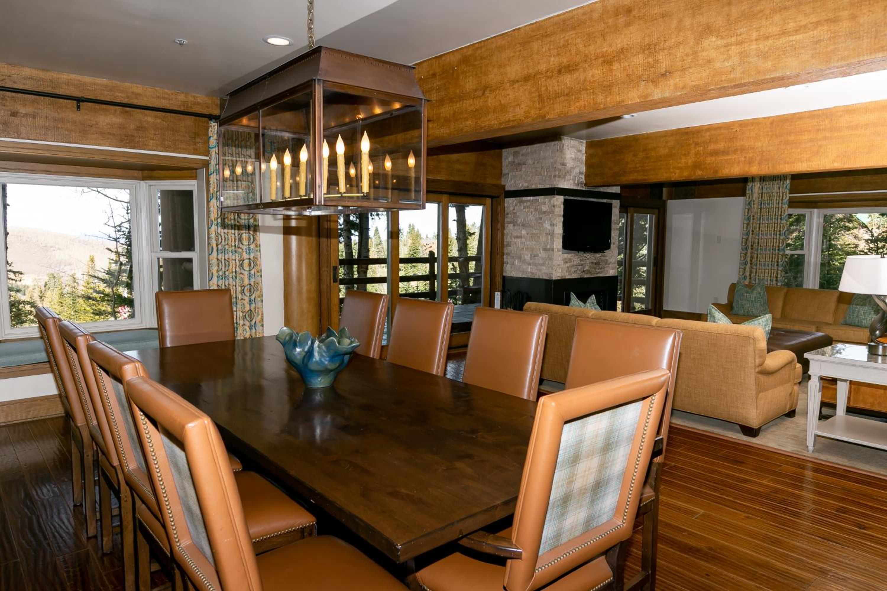 Two Bedroom Townhouse with Hot Tub - Photo 5
