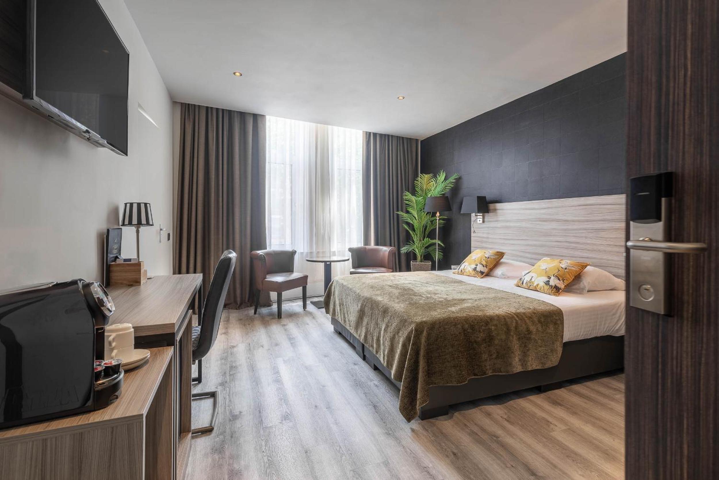 Standard Double Room - Photo 3