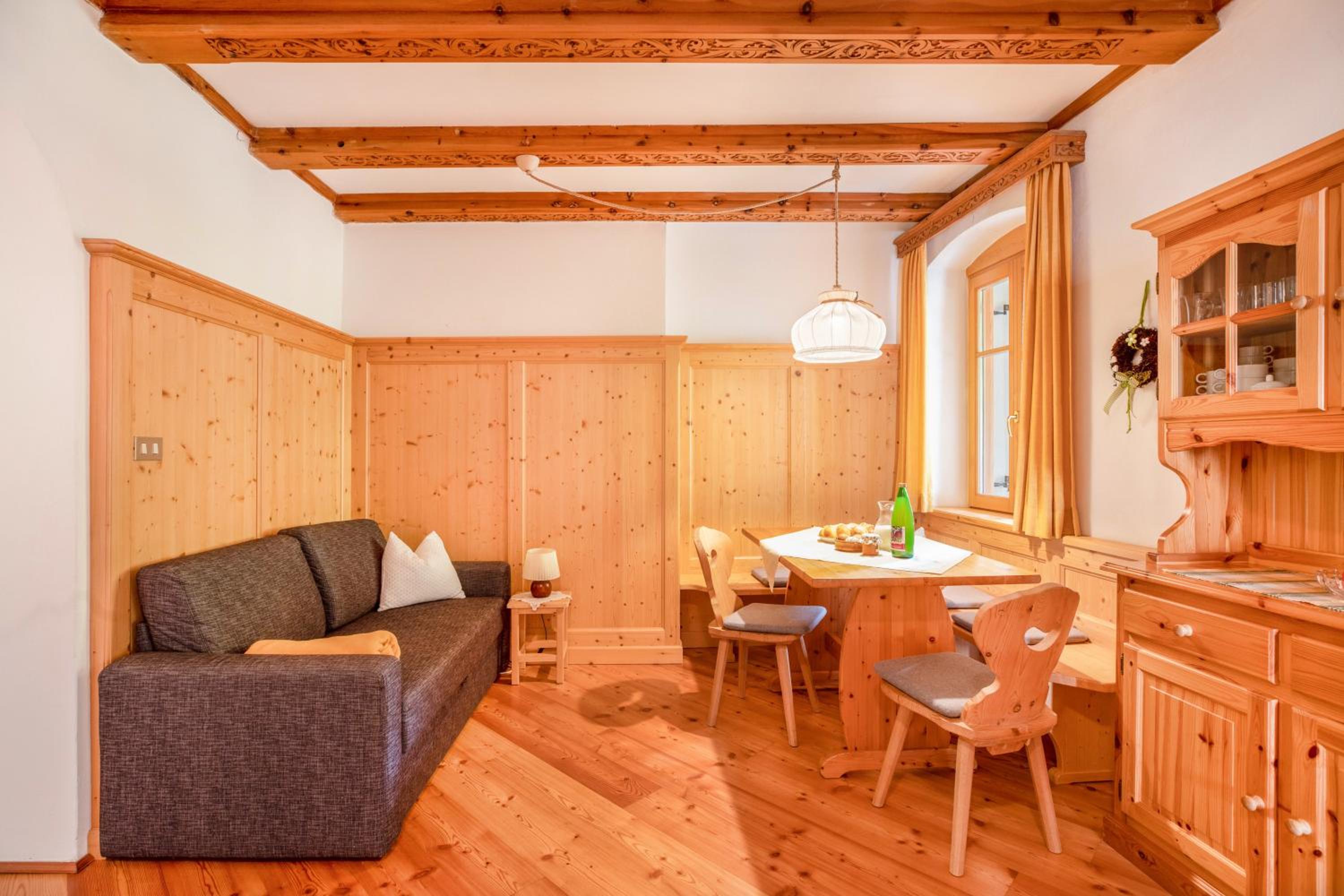 Two-Bedroom Deluxe Apartment with Garden View photo 1