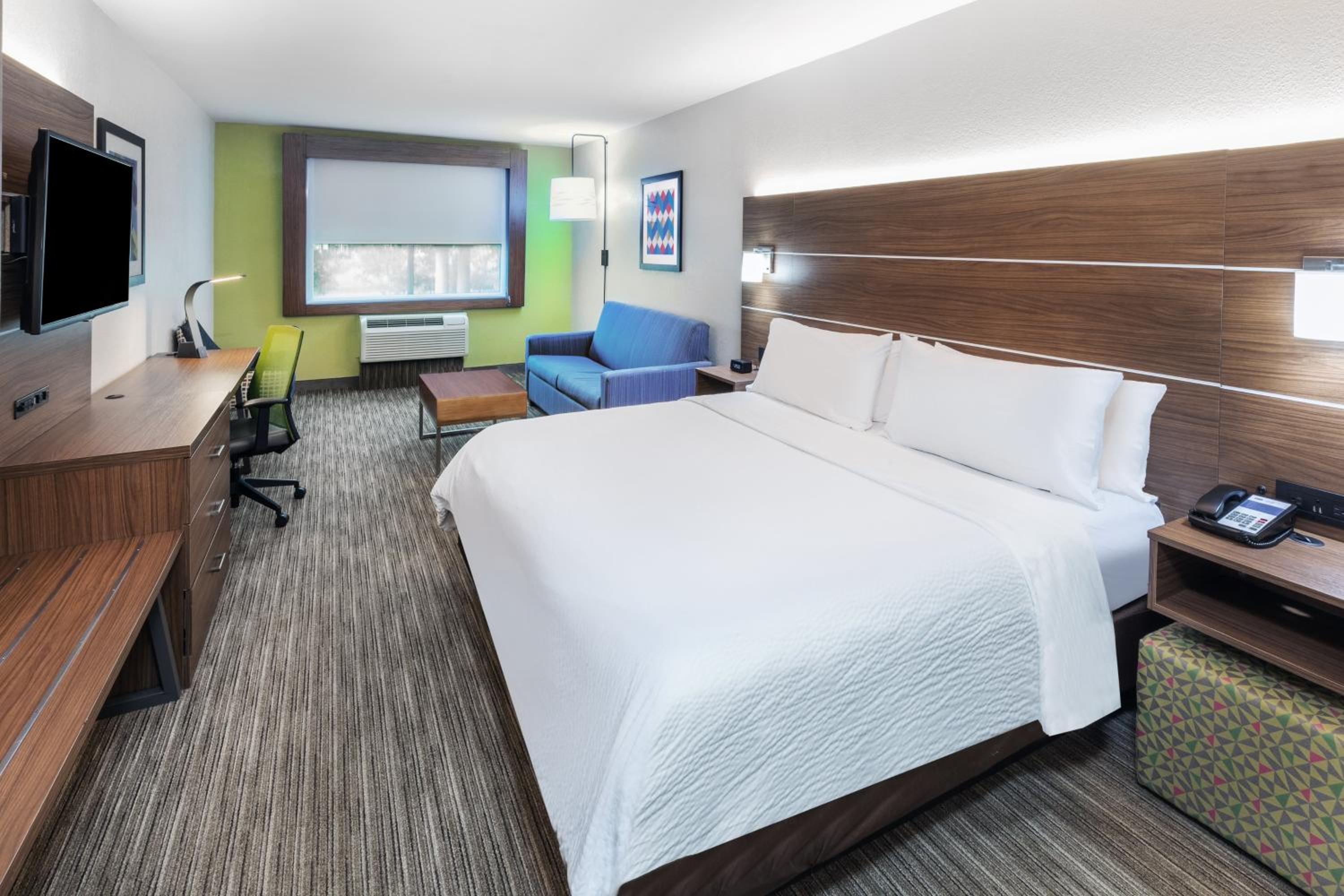 King Suite with Sofa Bed - Photo 6