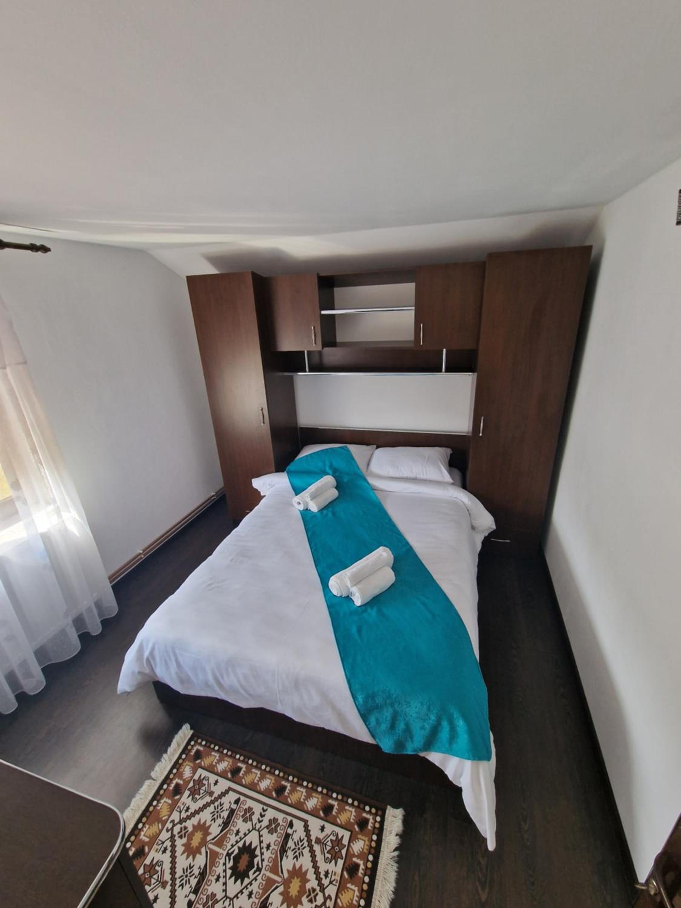 Double Room - Photo 4