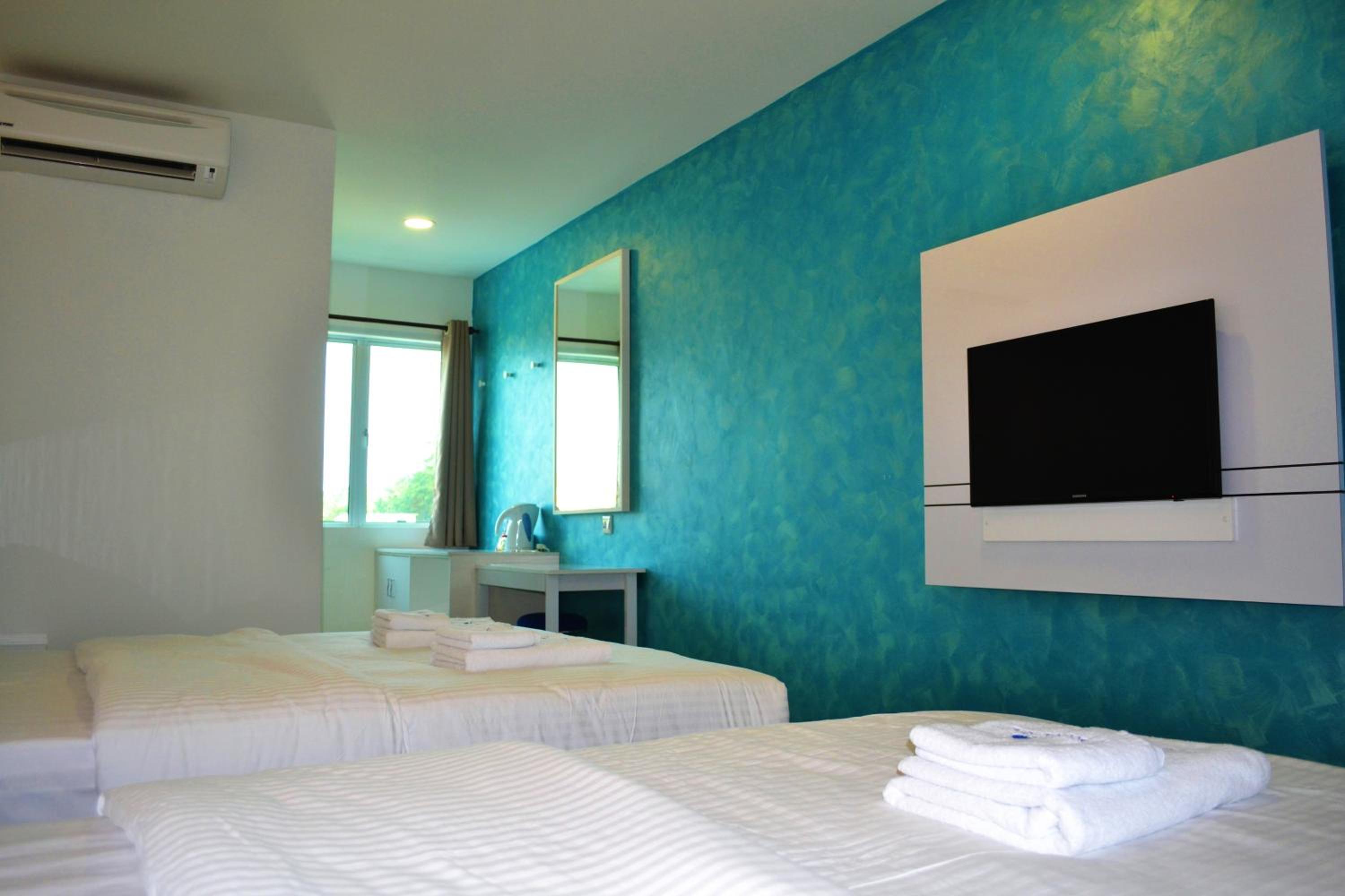 Basic Triple Room photo 3