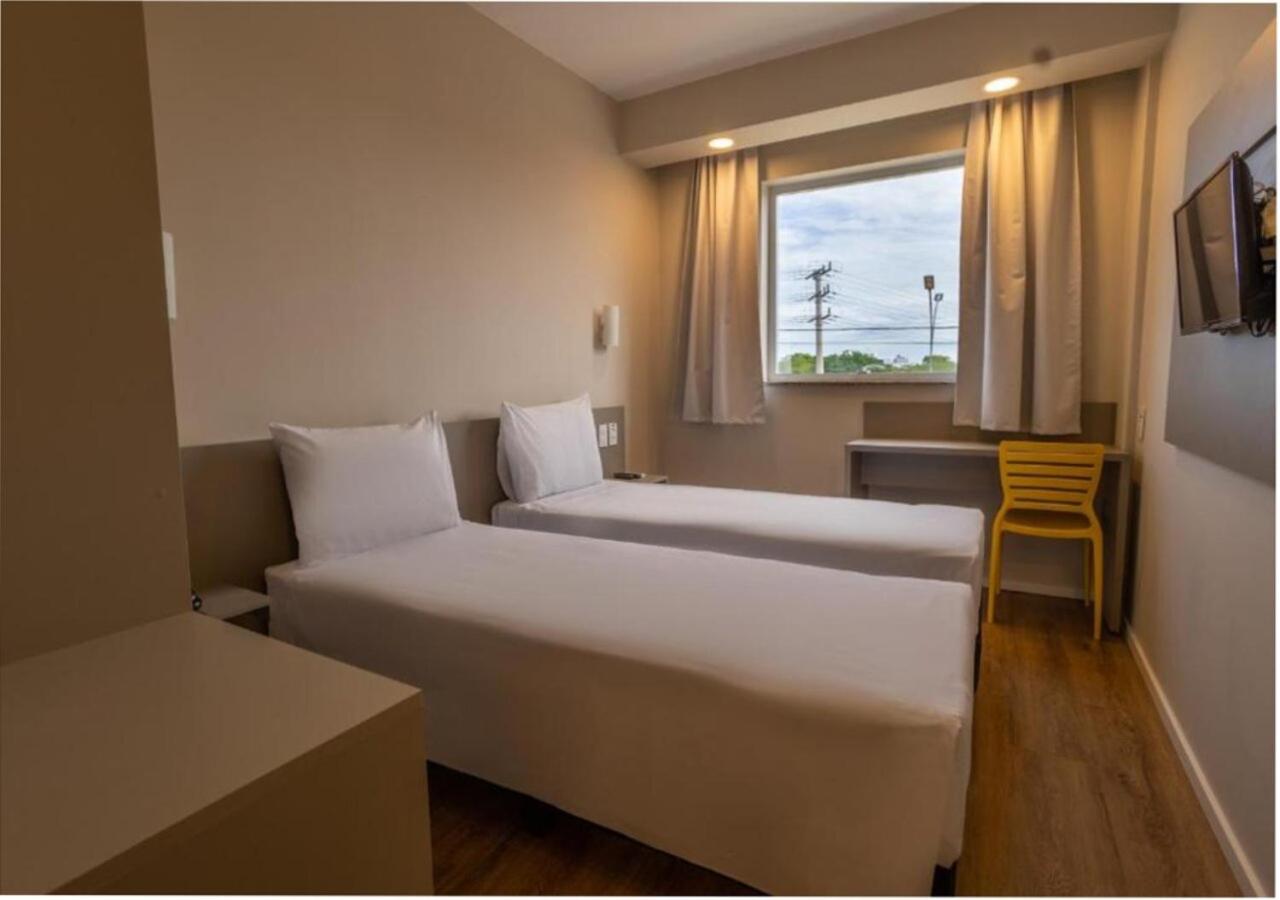 Standard Twin Room - Photo 1