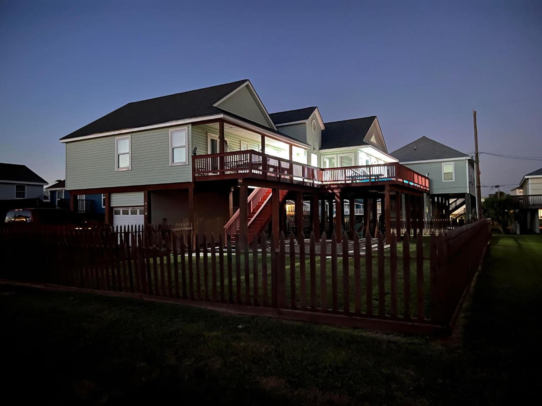 Three-Bedroom House - Photo 15
