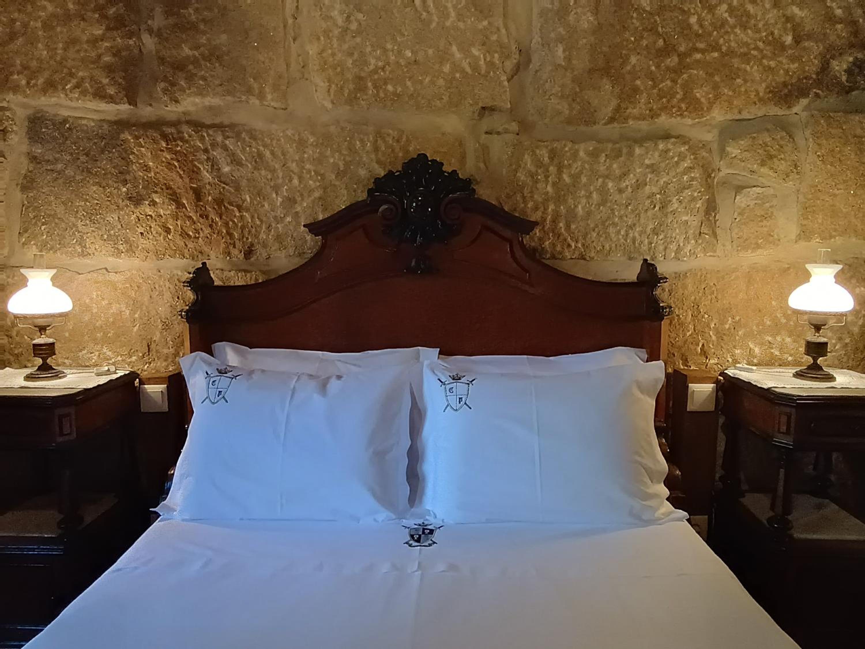 Standard Double Room - Photo 10