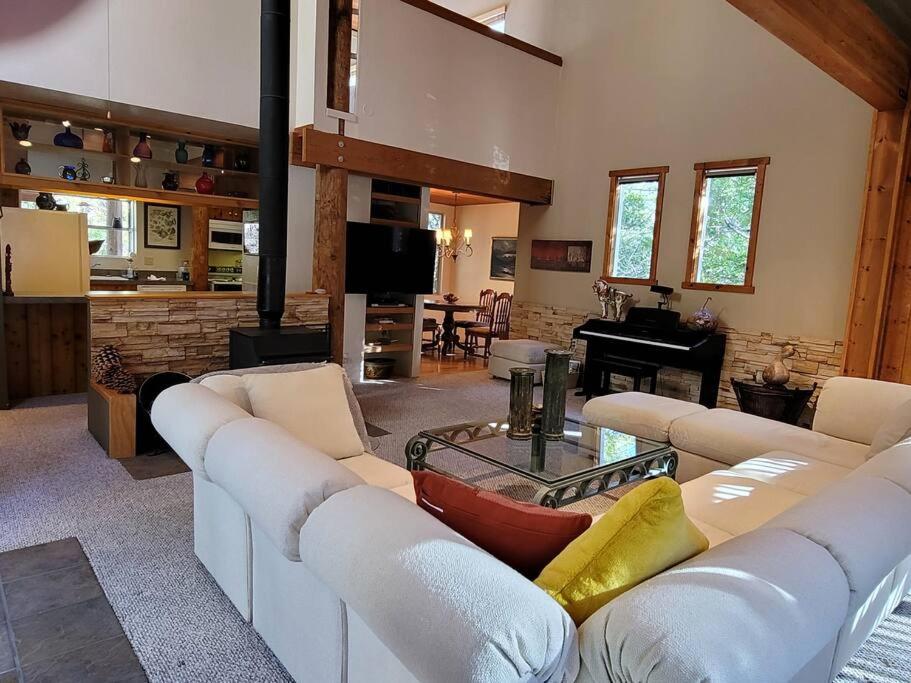 Three-Bedroom Chalet photo 3