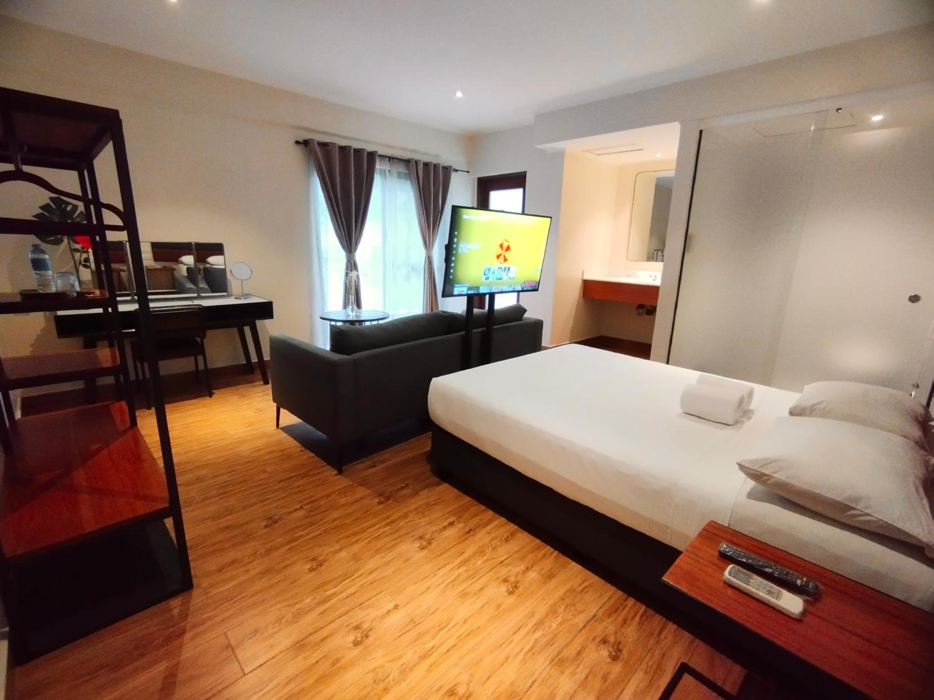 Suite with Garden View