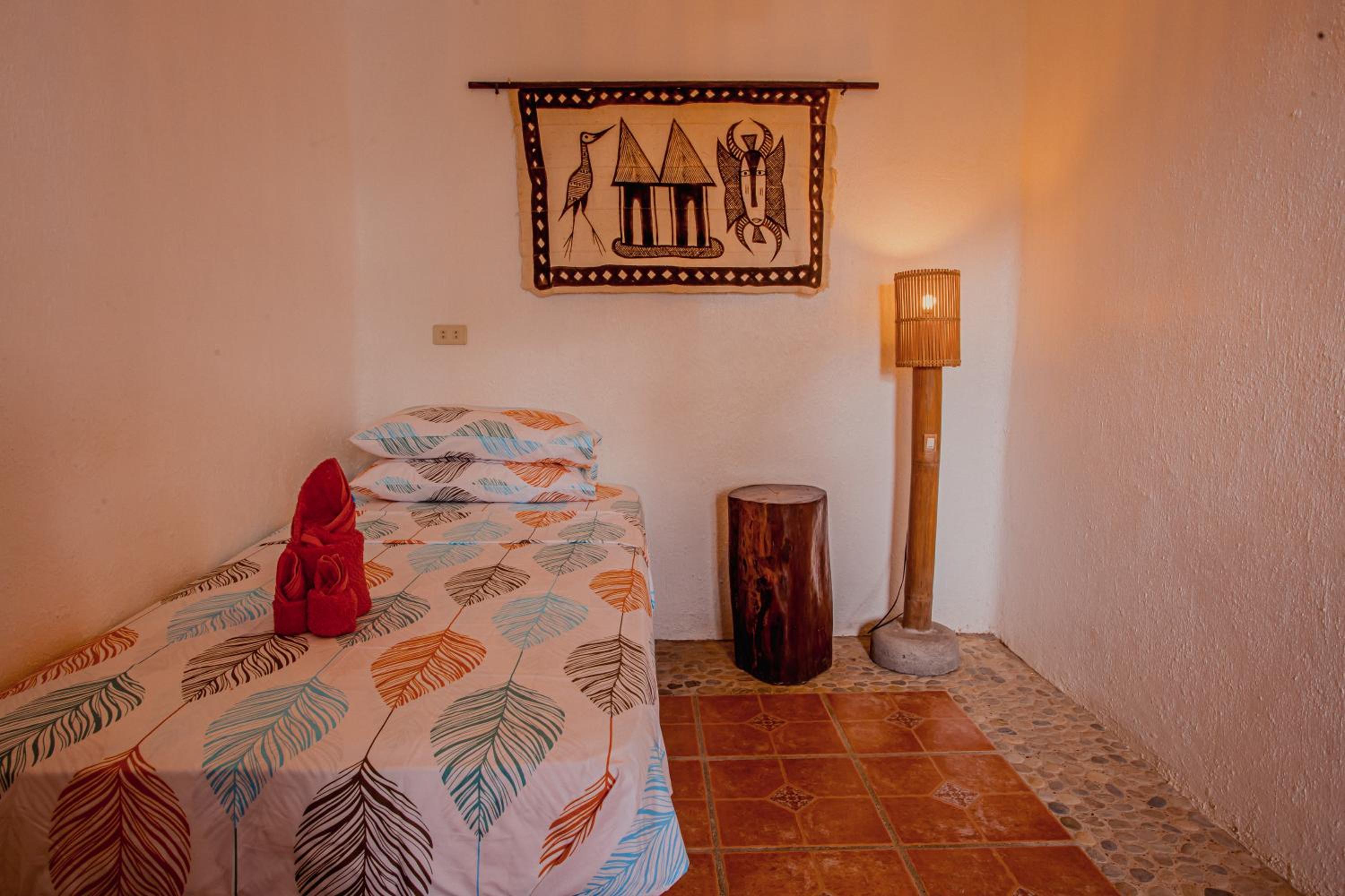 Suite with Balcony - Photo 7
