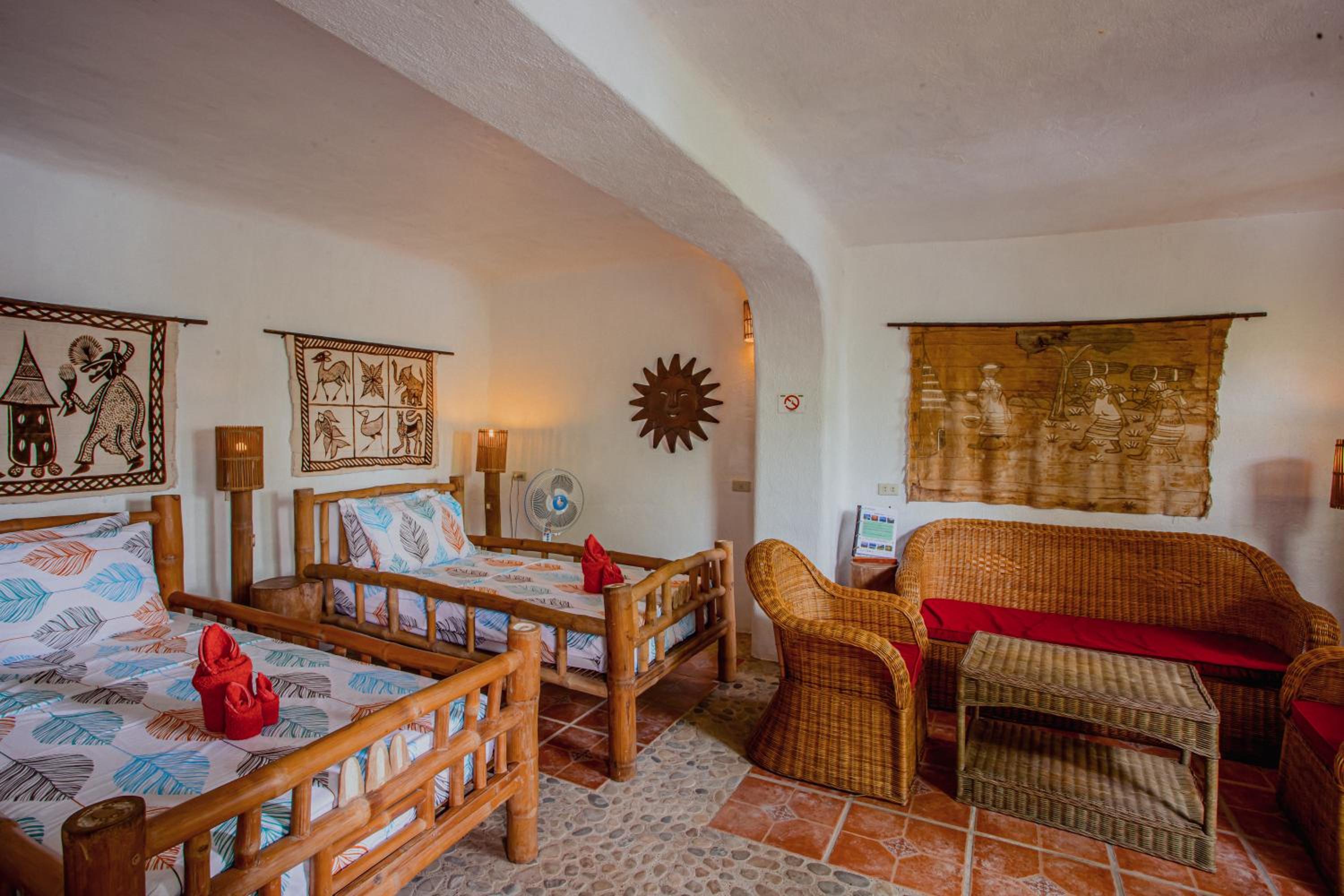 Suite with Balcony - Photo 6