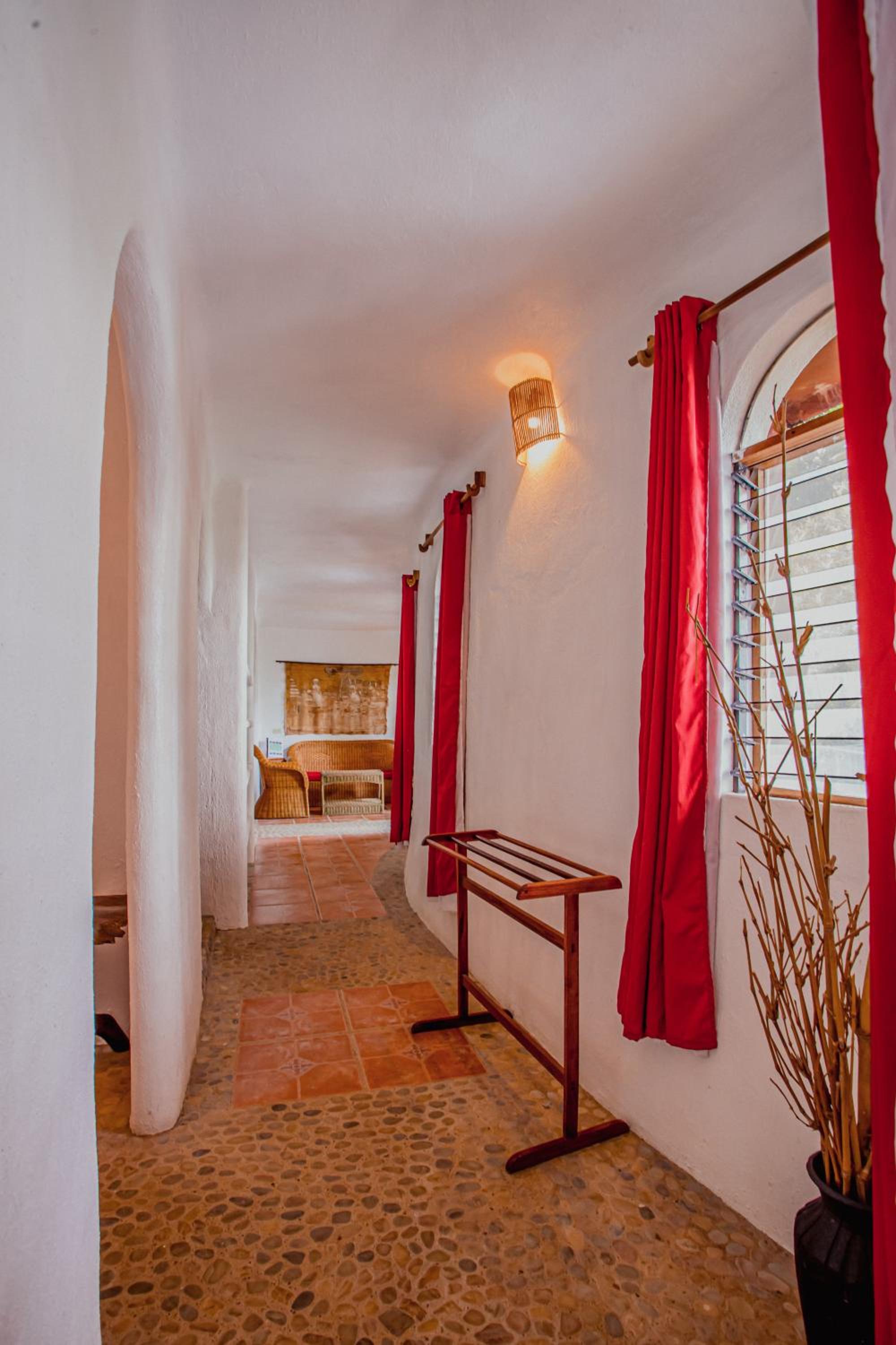 Suite with Balcony - Photo 8