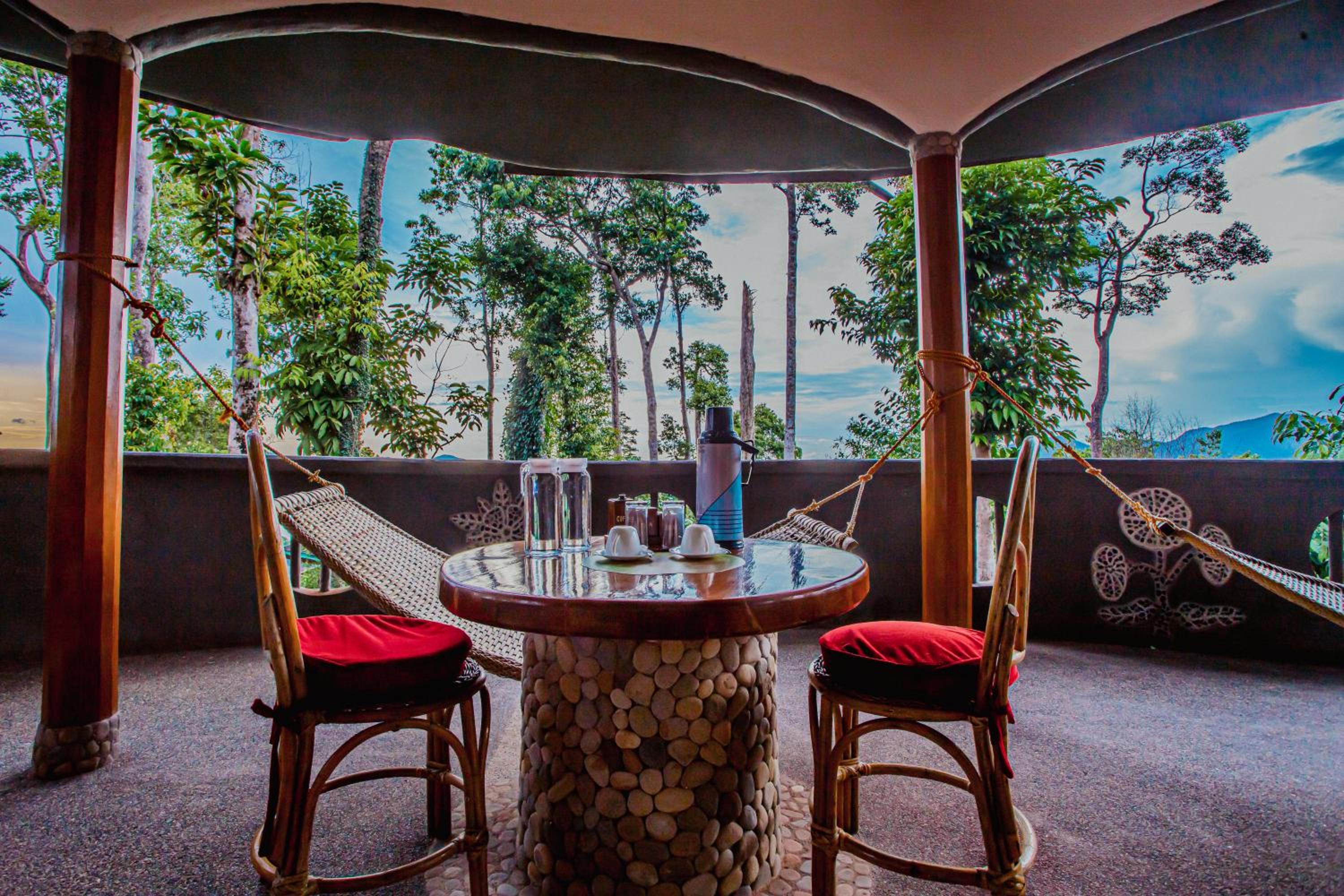 Deluxe Queen Suite - Photo 4