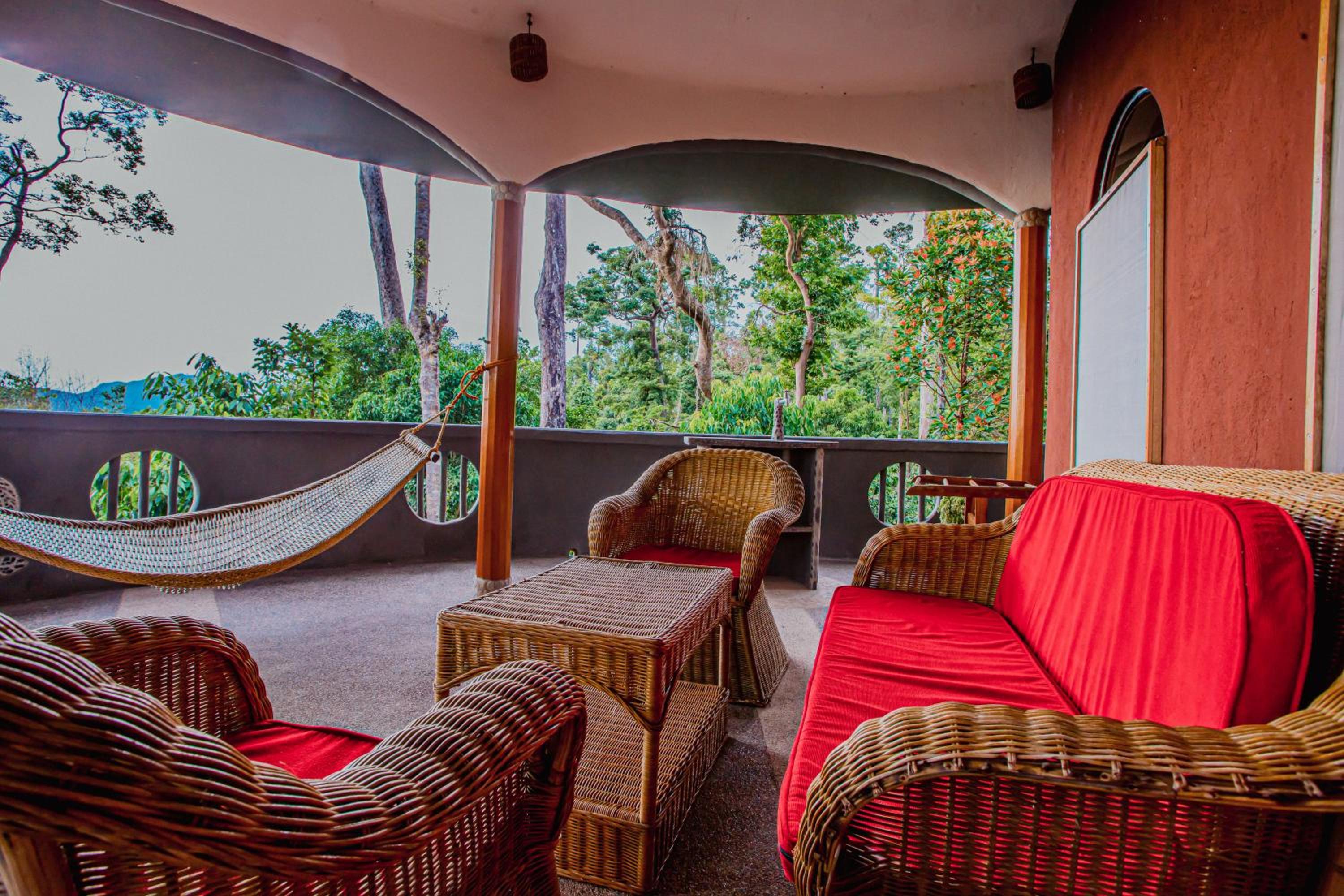 Deluxe Queen Suite - Photo 3