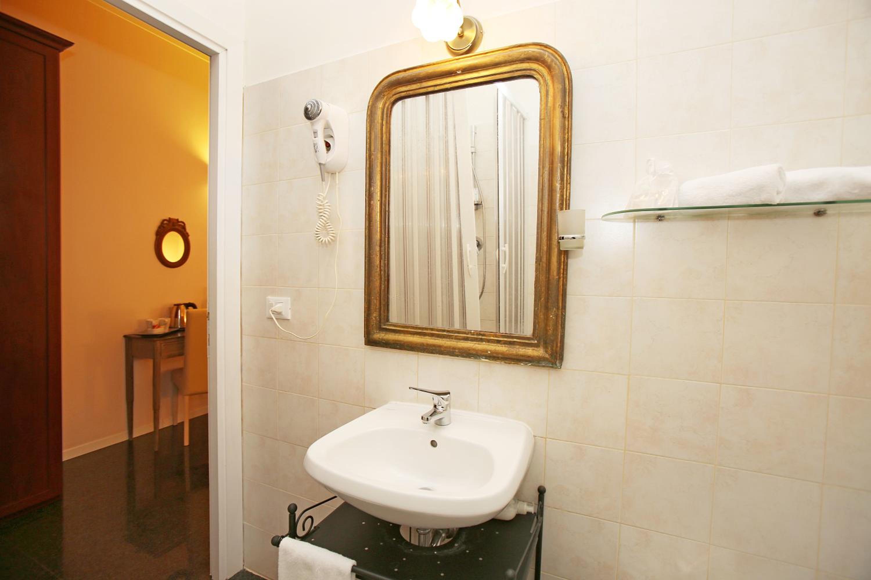 Double Room with Balcony photo 2