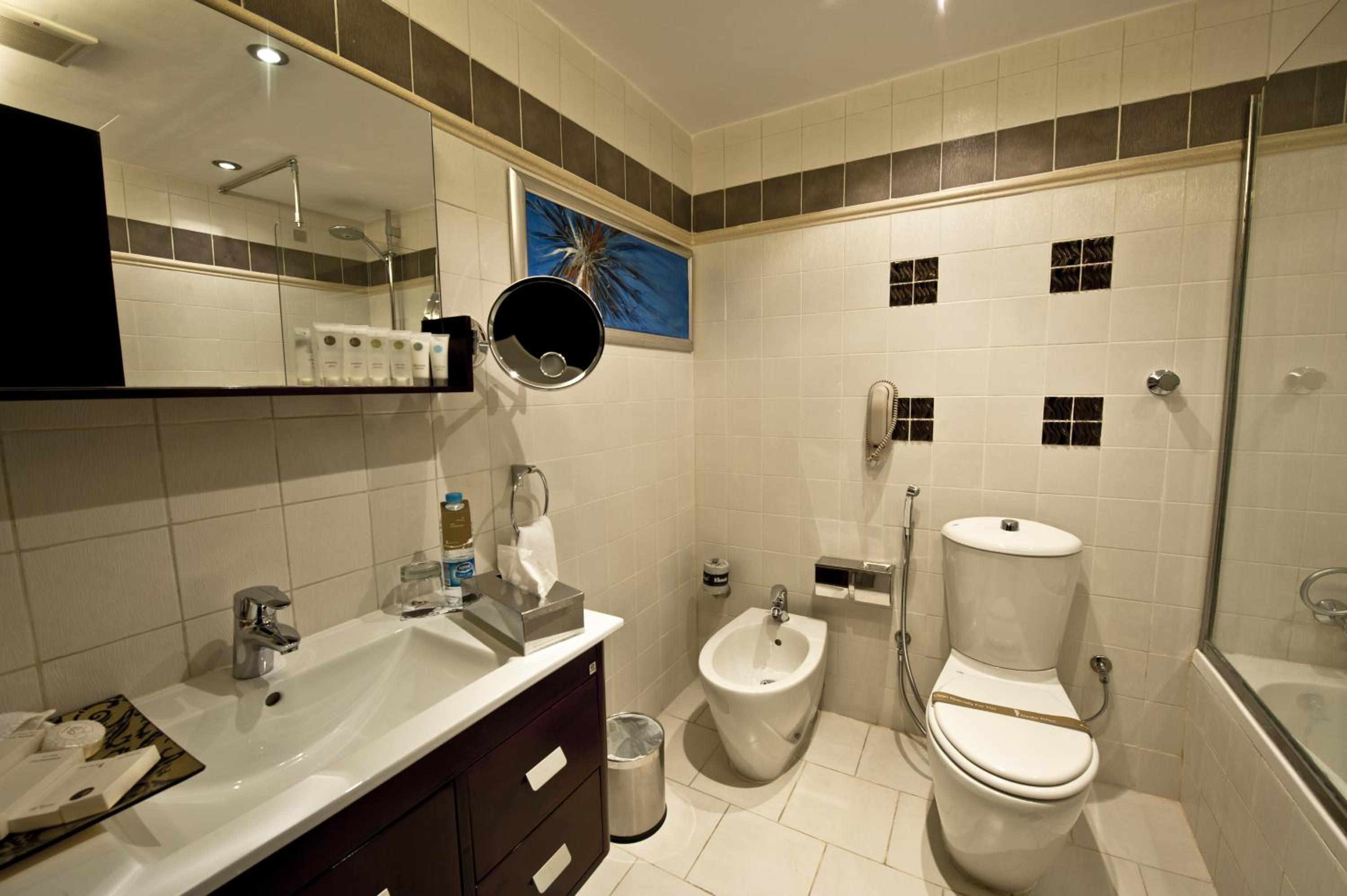 Deluxe King Room photo 2
