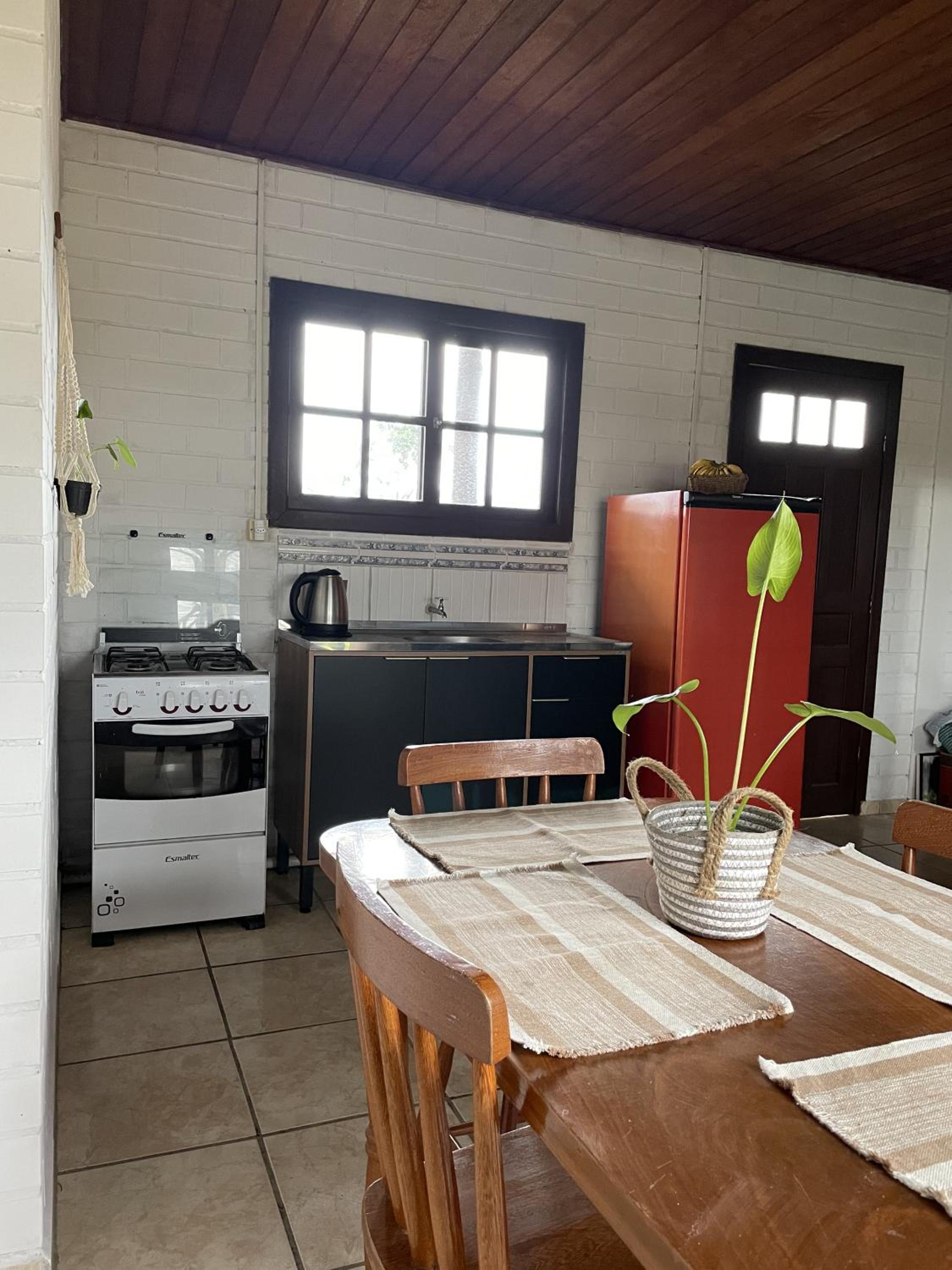 Apartment with Balcony - Photo 4