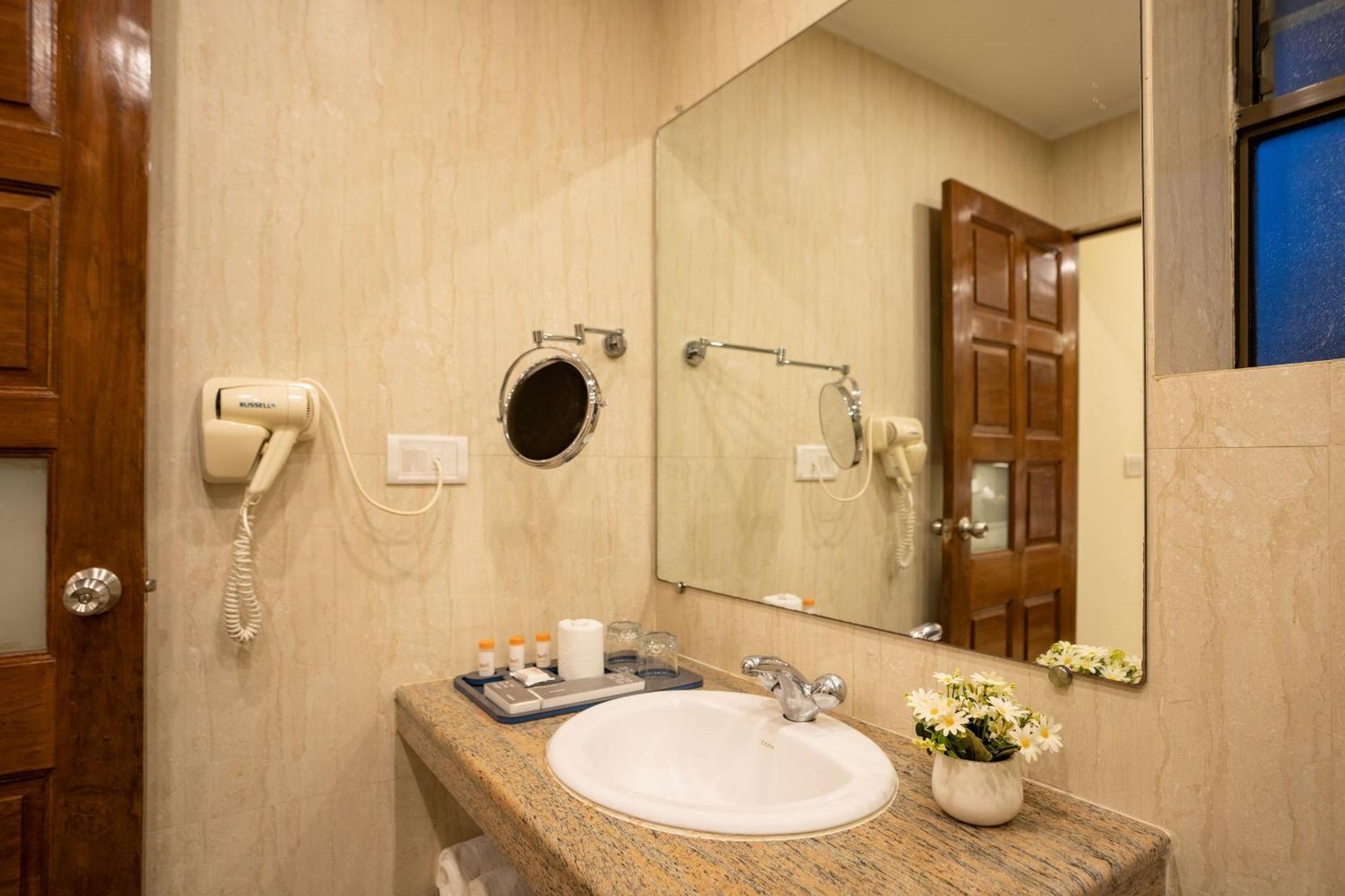 Deluxe Room - Complimentary 2 pints of beer on per stay - 15% Discount on F&B - Photo 2