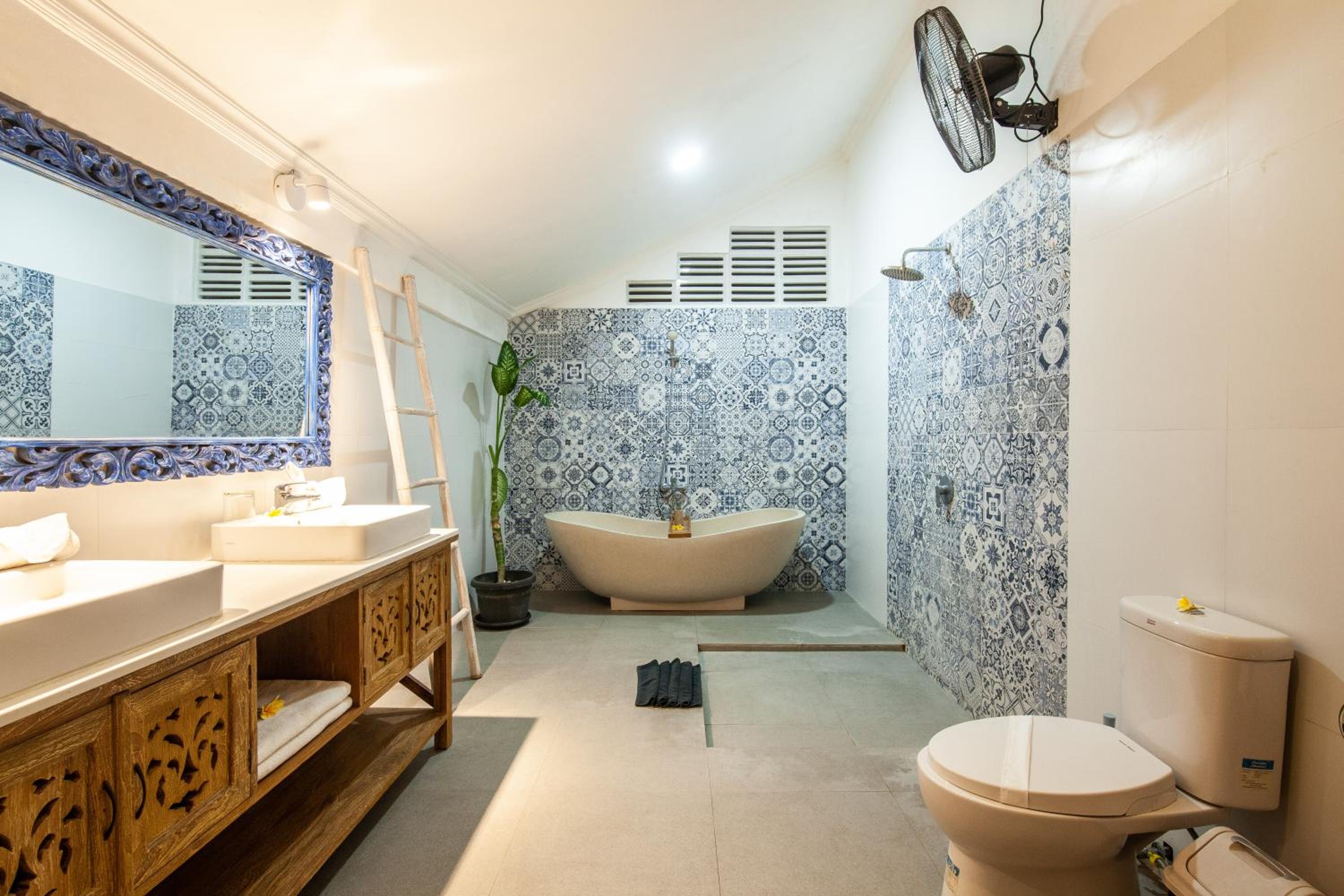 Ambermoon Villa 3 - Two-Bedroom Pool Villa with Free One Time - Airport Pick Up - Photo 14