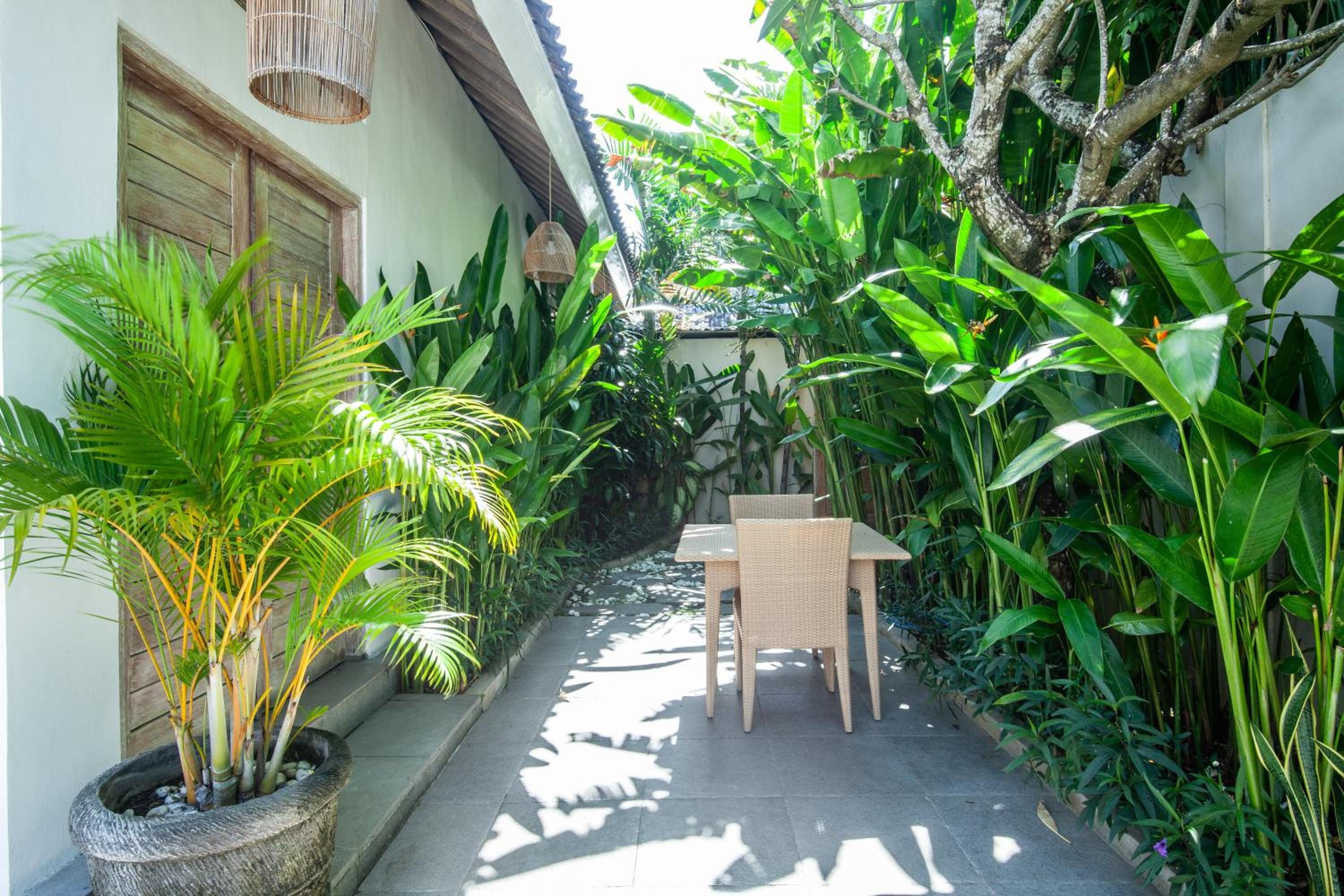 Ambermoon Villa 3 - Two-Bedroom Pool Villa with Free One Time - Airport Pick Up - Photo 6