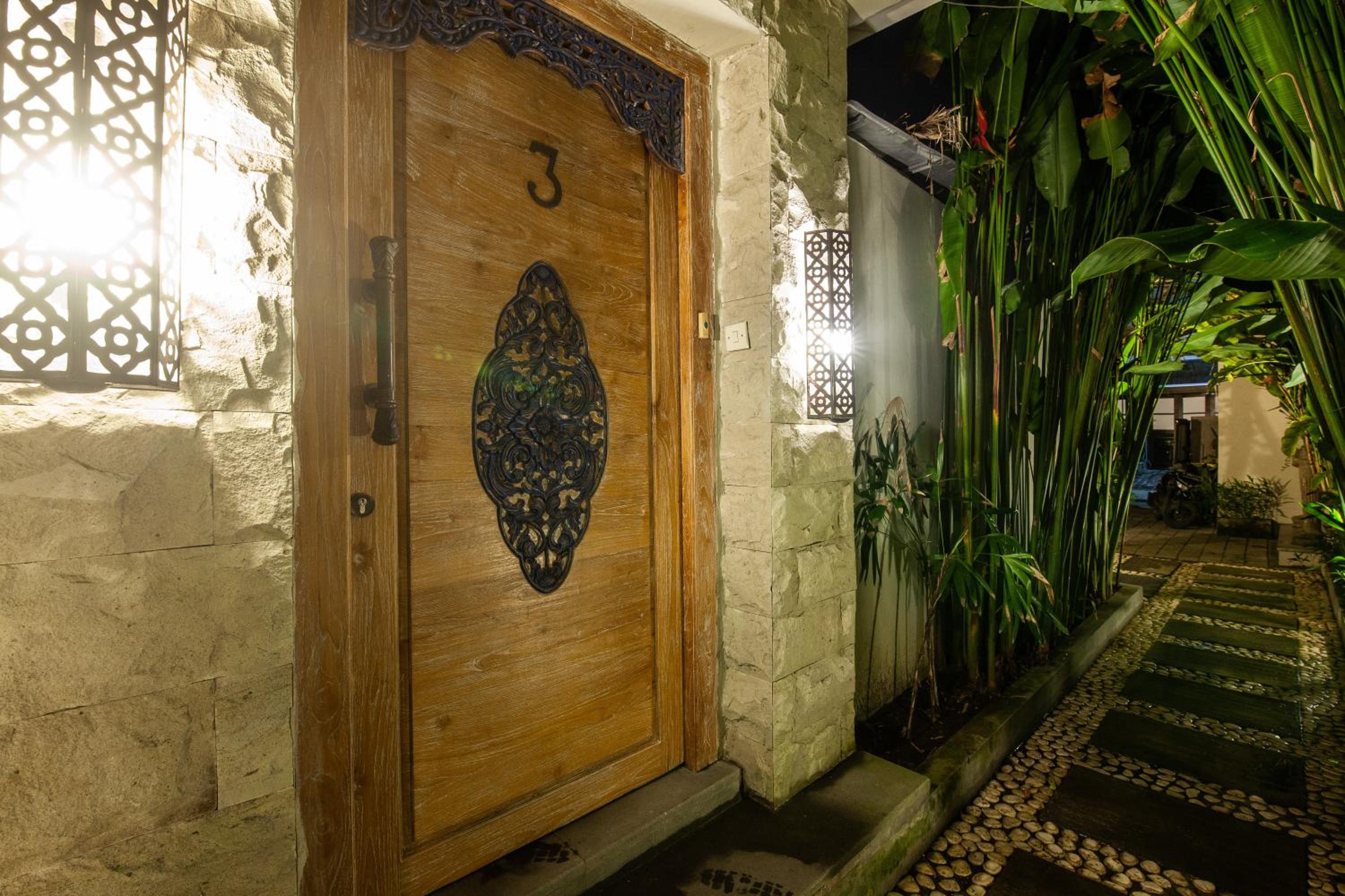 Ambermoon Villa 3 - Two-Bedroom Pool Villa with Free One Time - Airport Pick Up - Photo 3