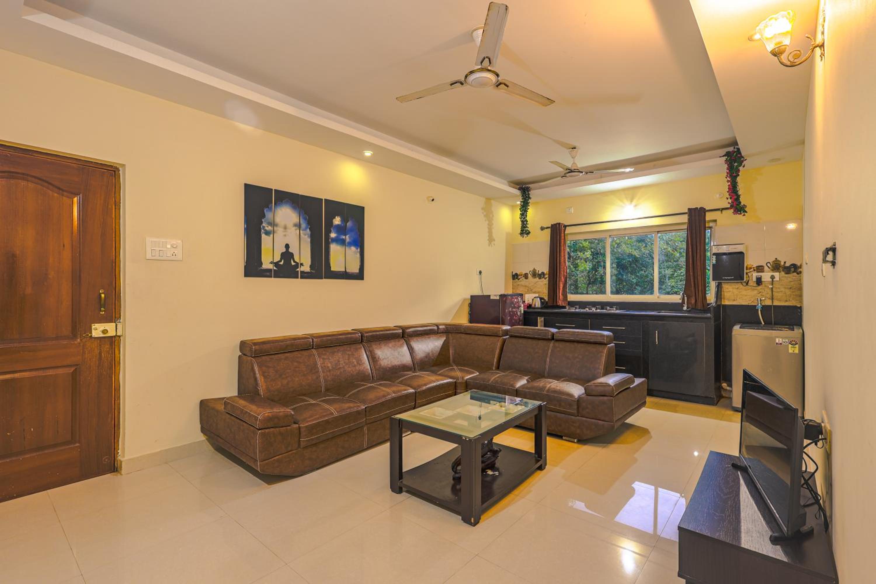 Four-Bedroom Apartment with Pool View photo 1