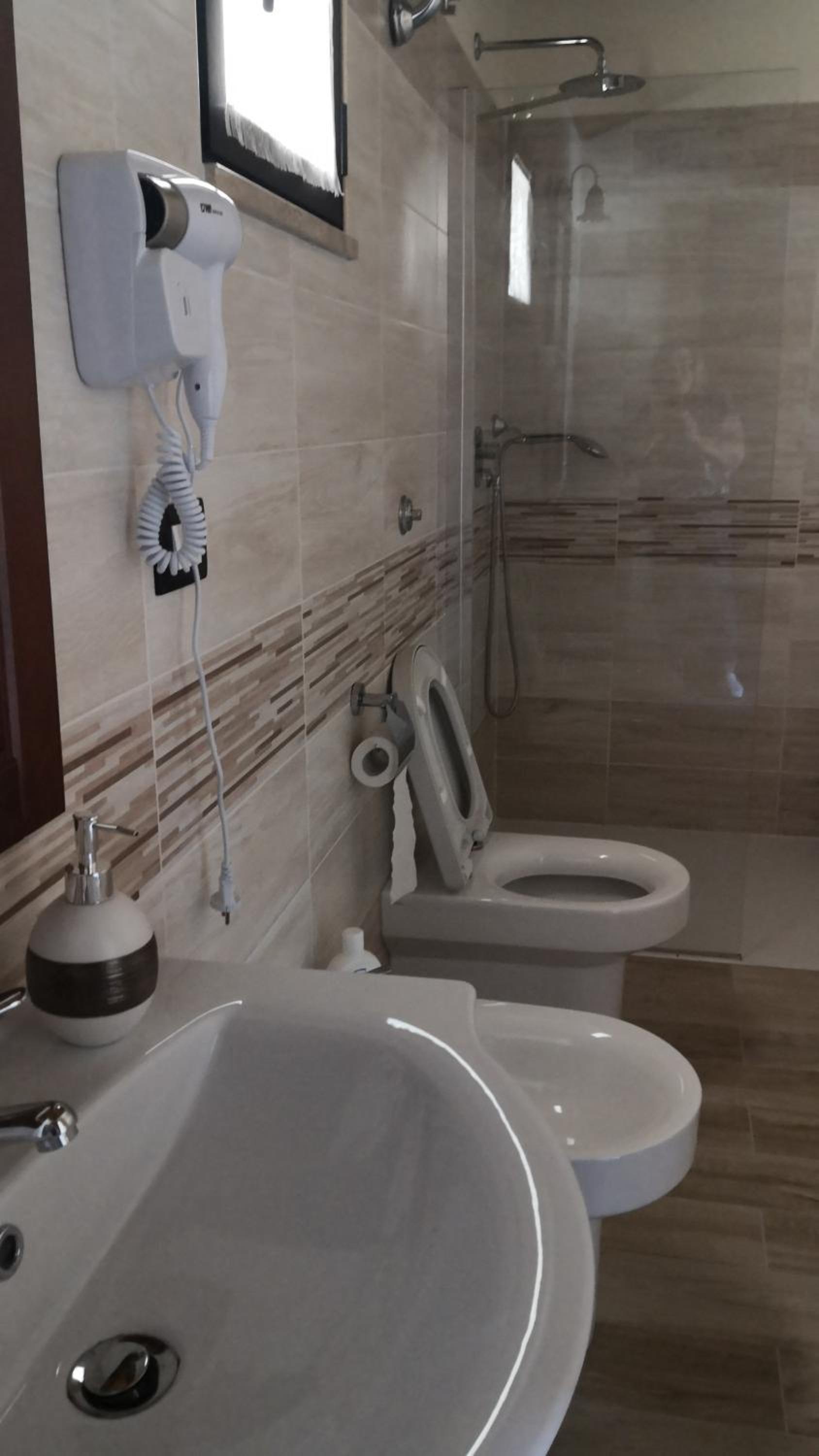One-Bedroom House - Photo 12