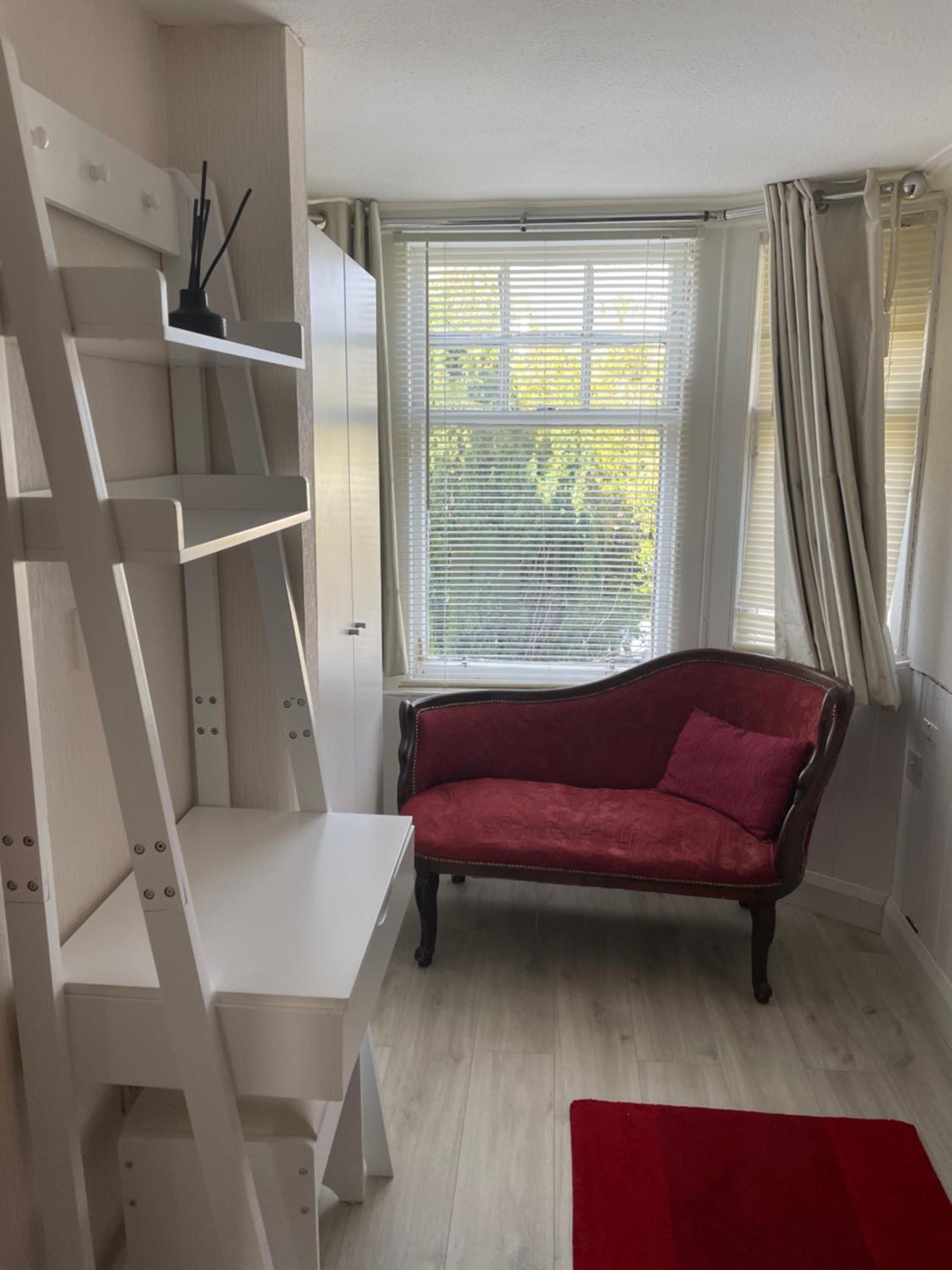 One-Bedroom Apartment photo 3