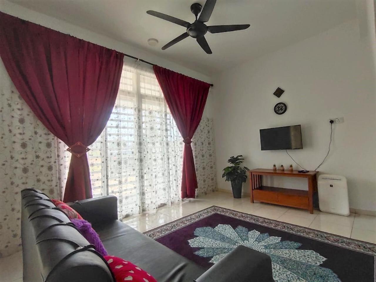 Four-Bedroom House photo 1