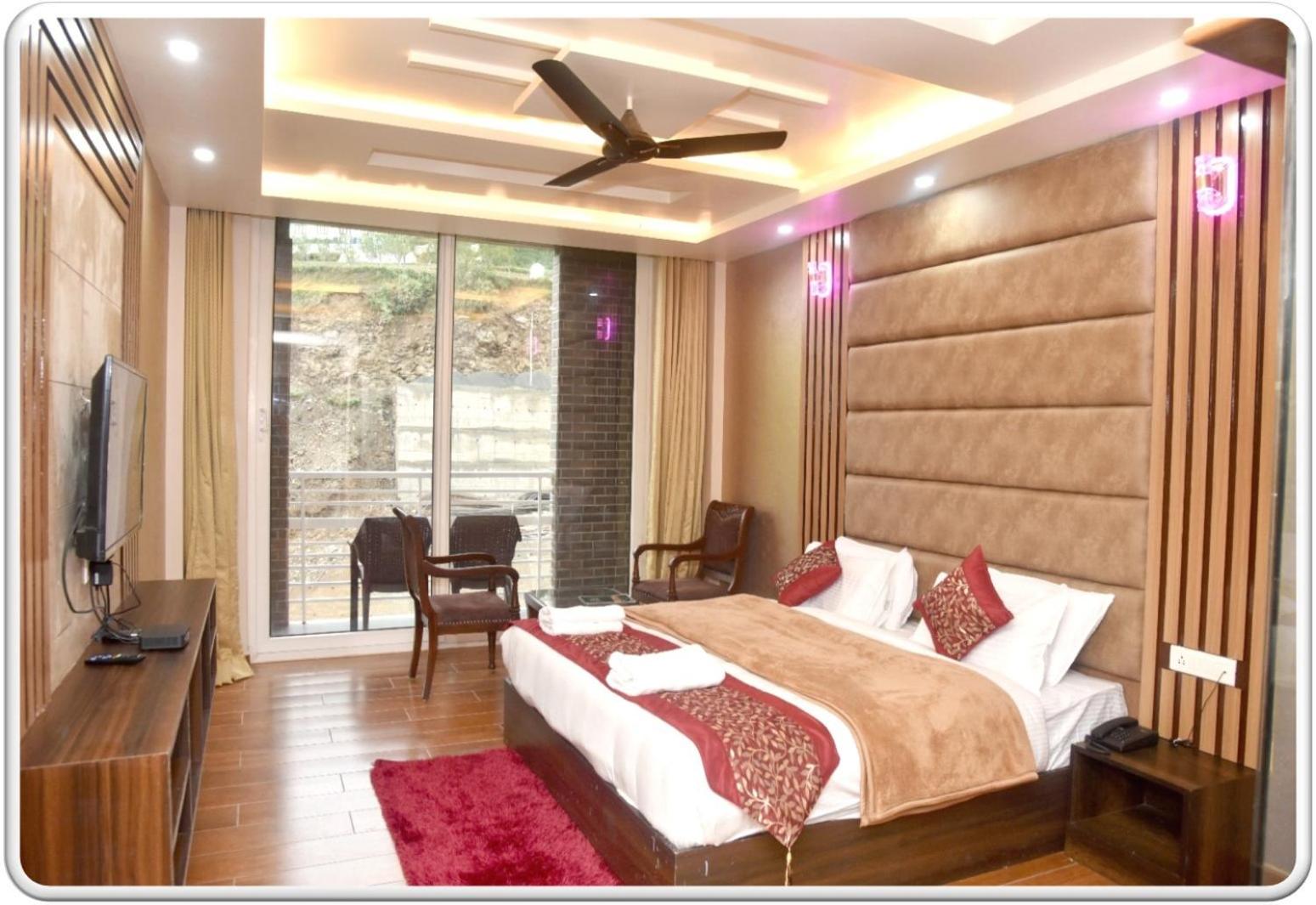 Premier Room With Balcony - Photo 4