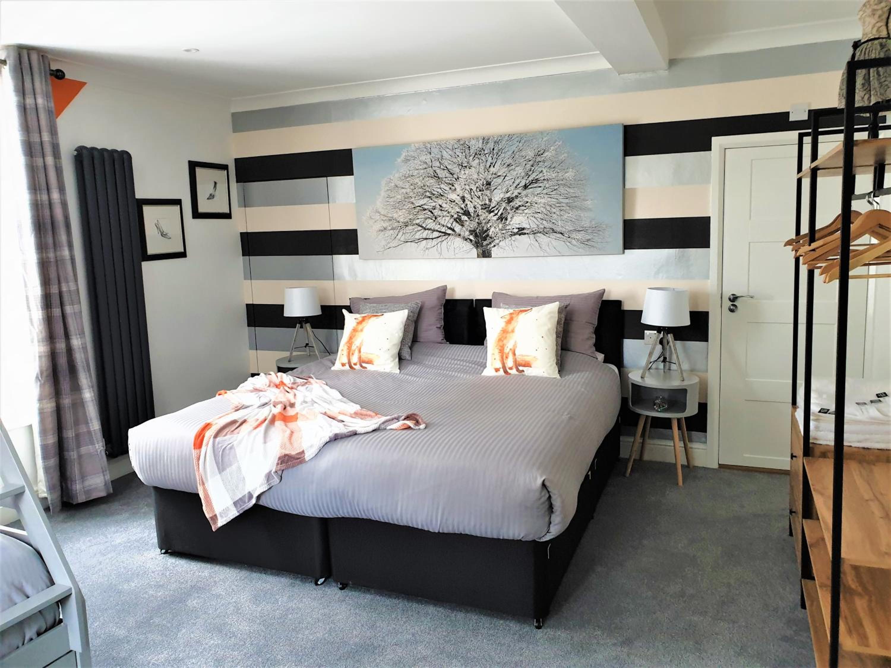 Family Room - Photo 6