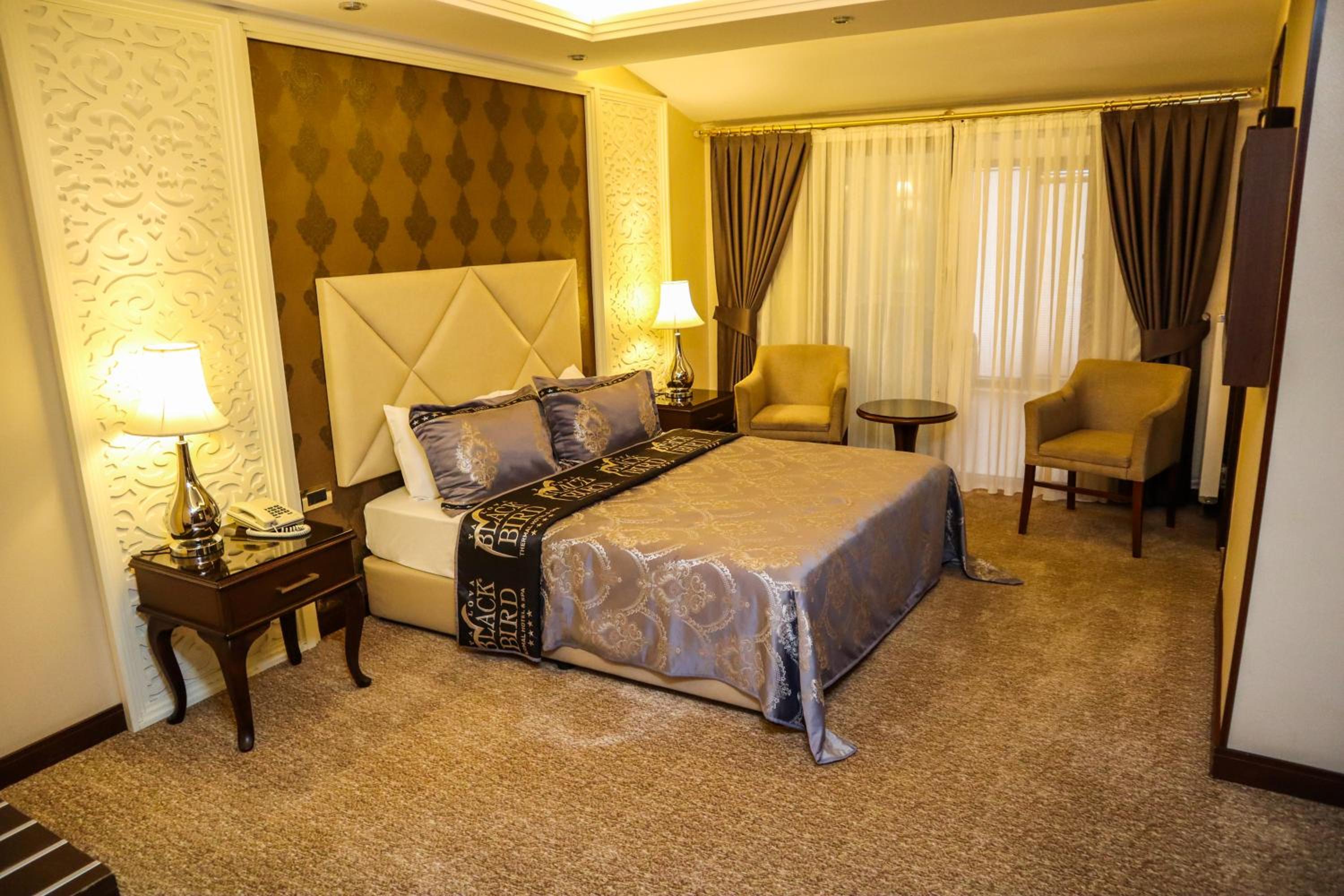Deluxe Suite - Photo 1