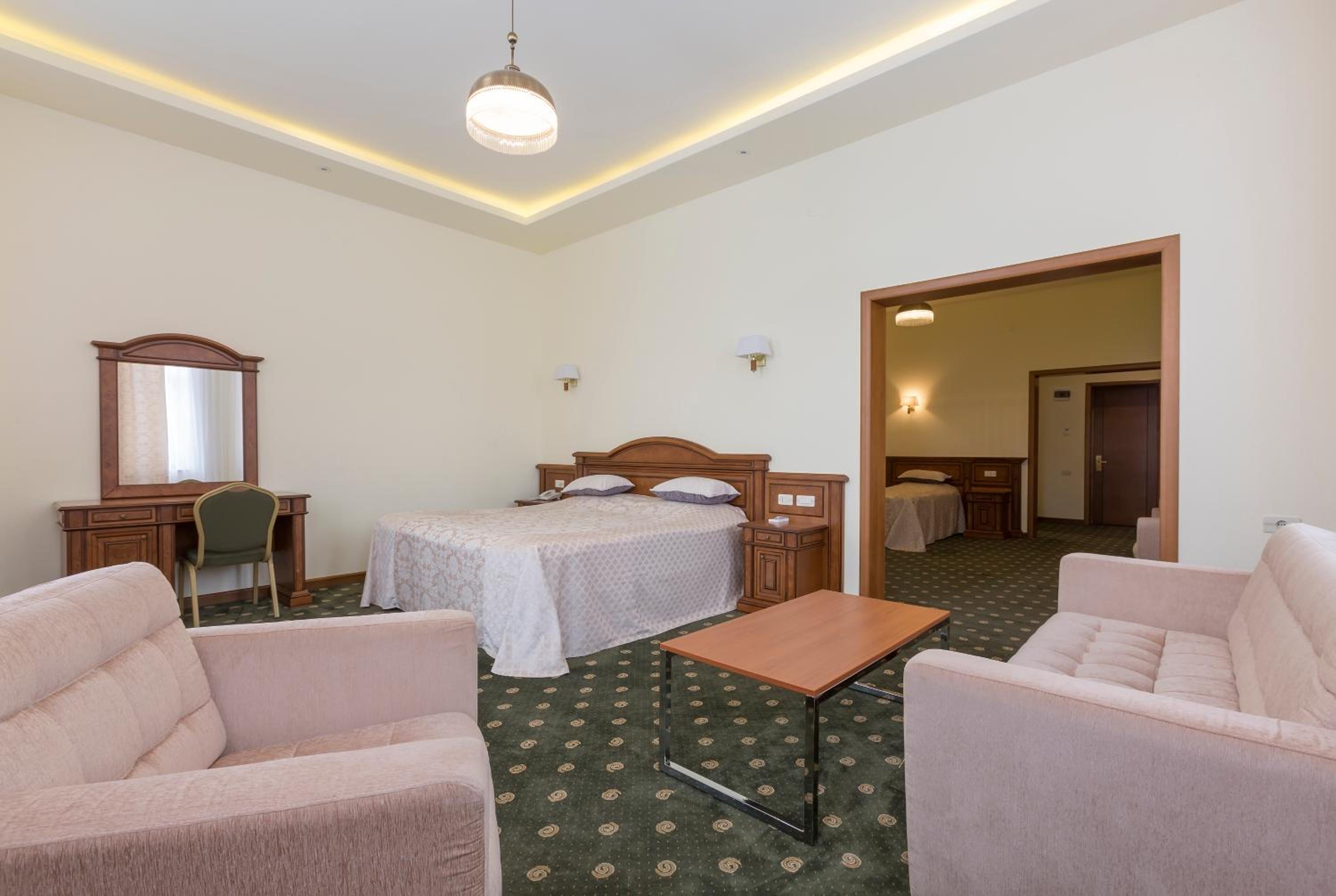 Superior Quadruple Room photo 3
