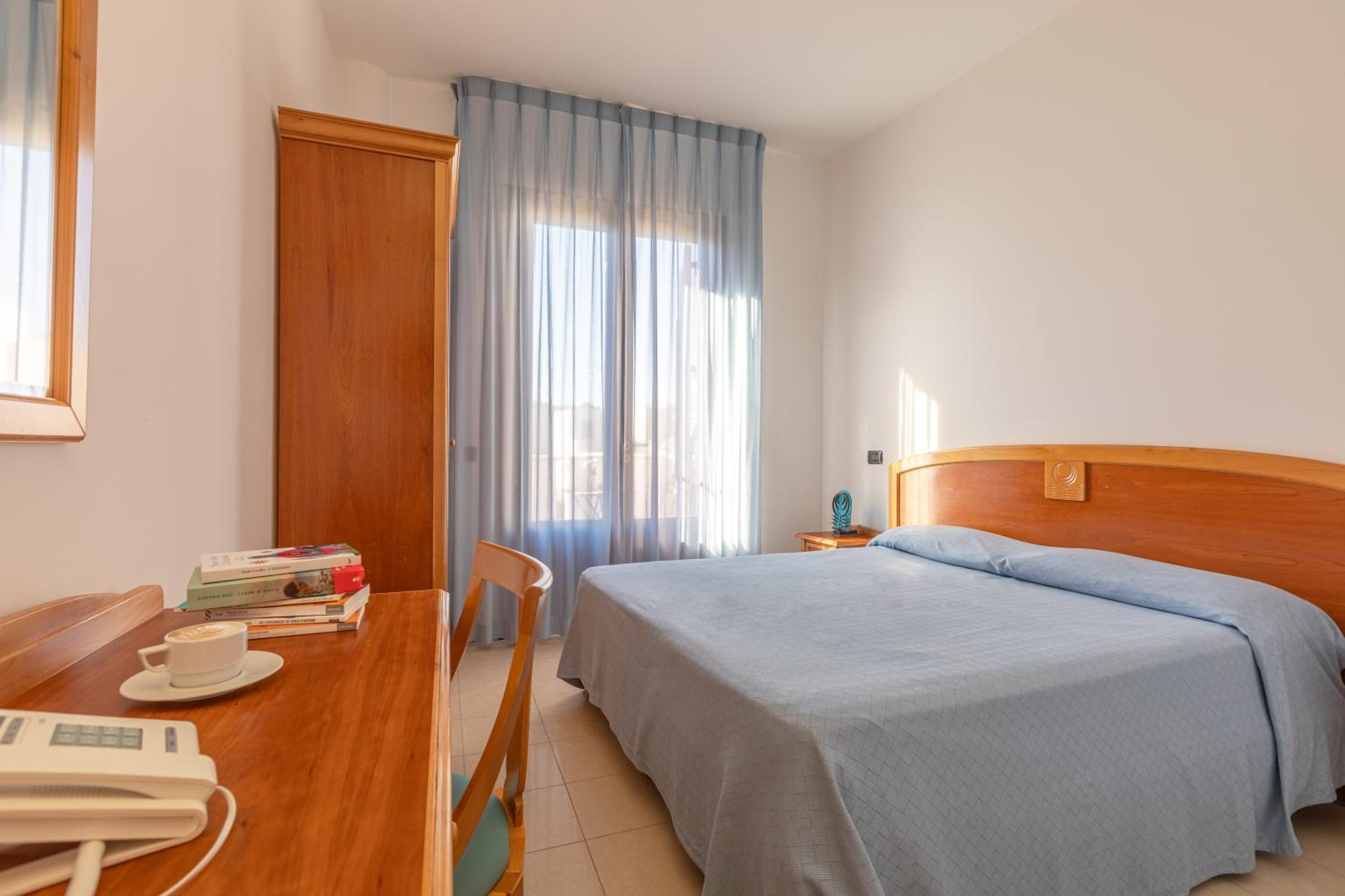 Small Double Room photo 2