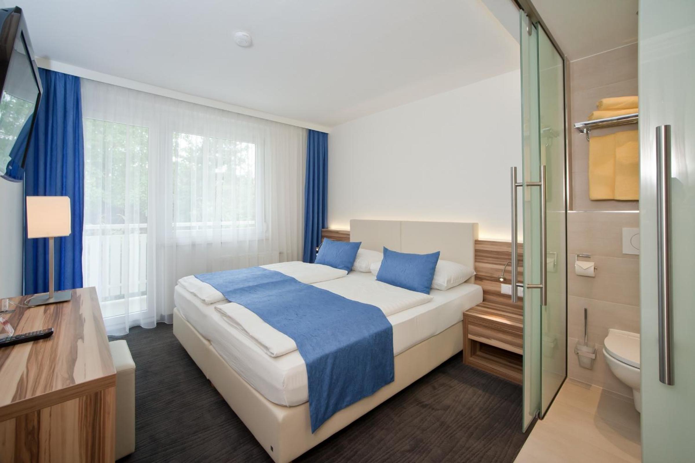 Double Room with Balcony photo 3