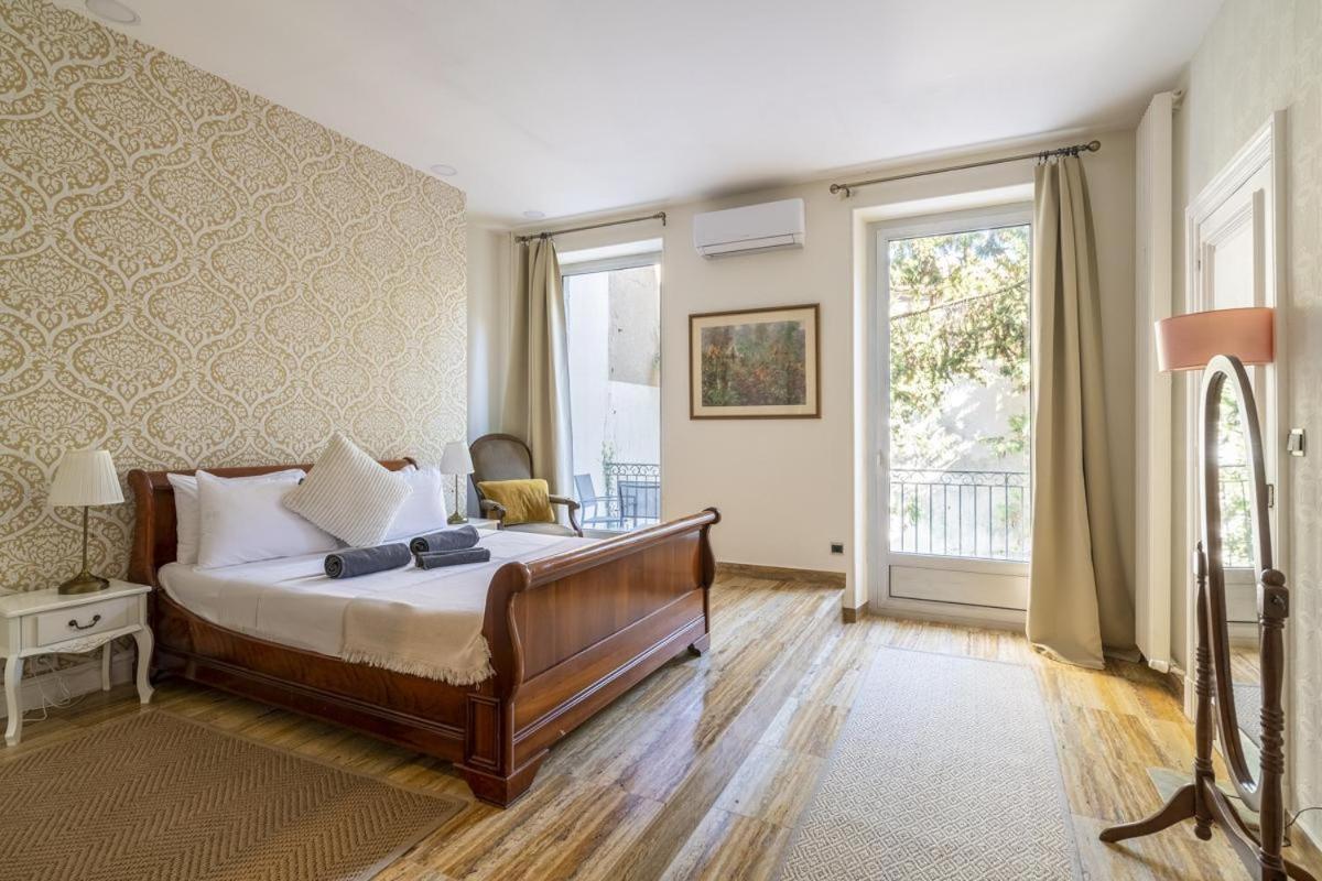 Deluxe Double Room with Balcony photo 1