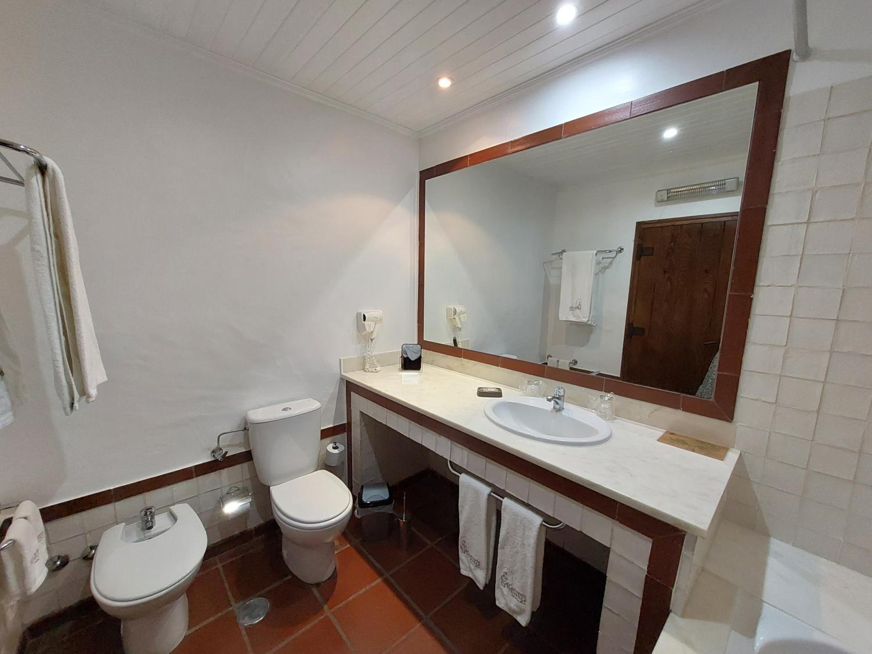 Twin Room - Photo 5
