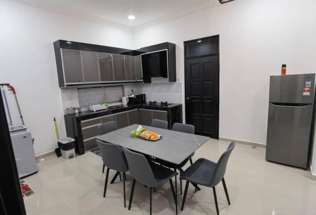 Three-Bedroom House photo 1