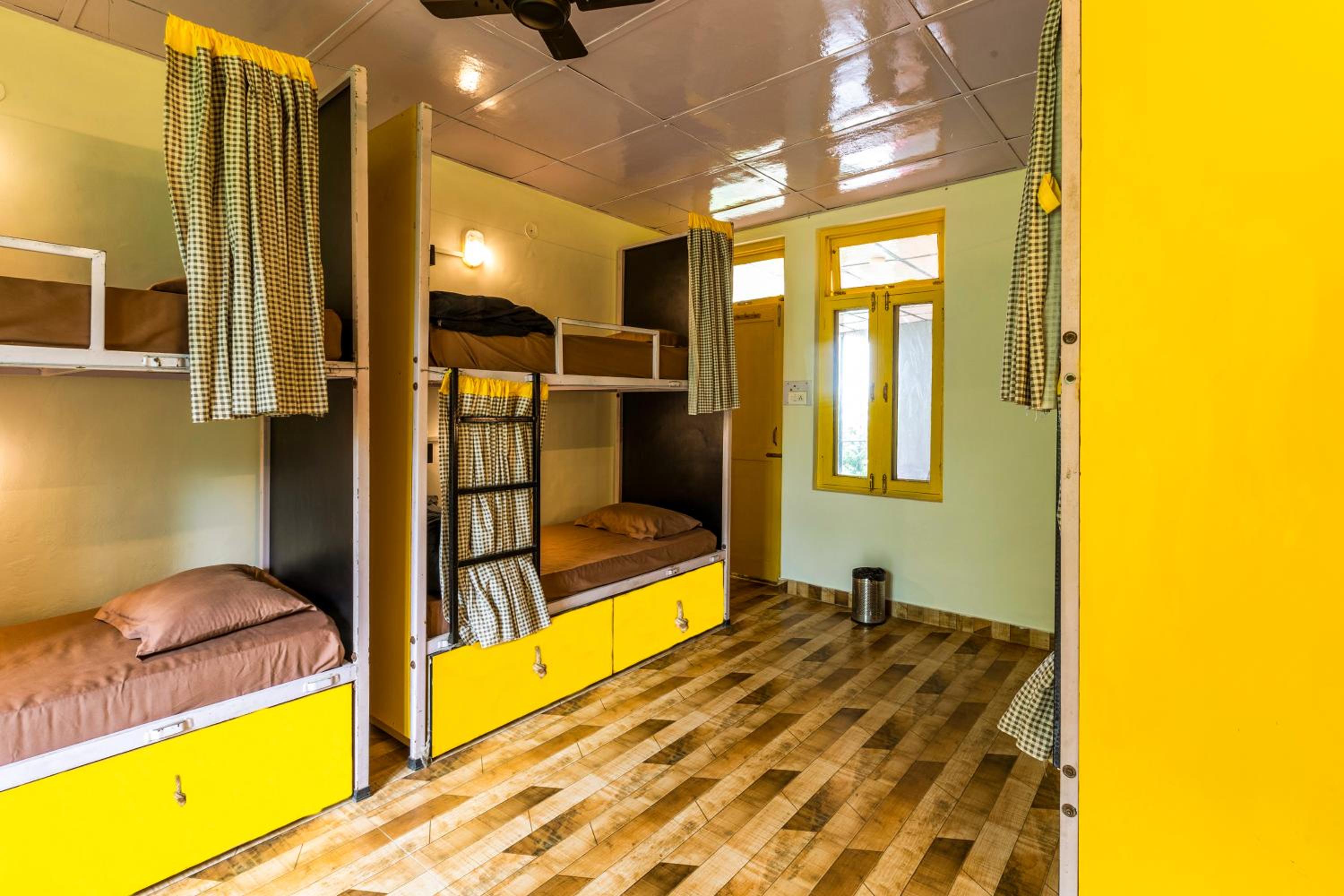 Bed in 6-Bed Mixed Dormitory Room photo 1