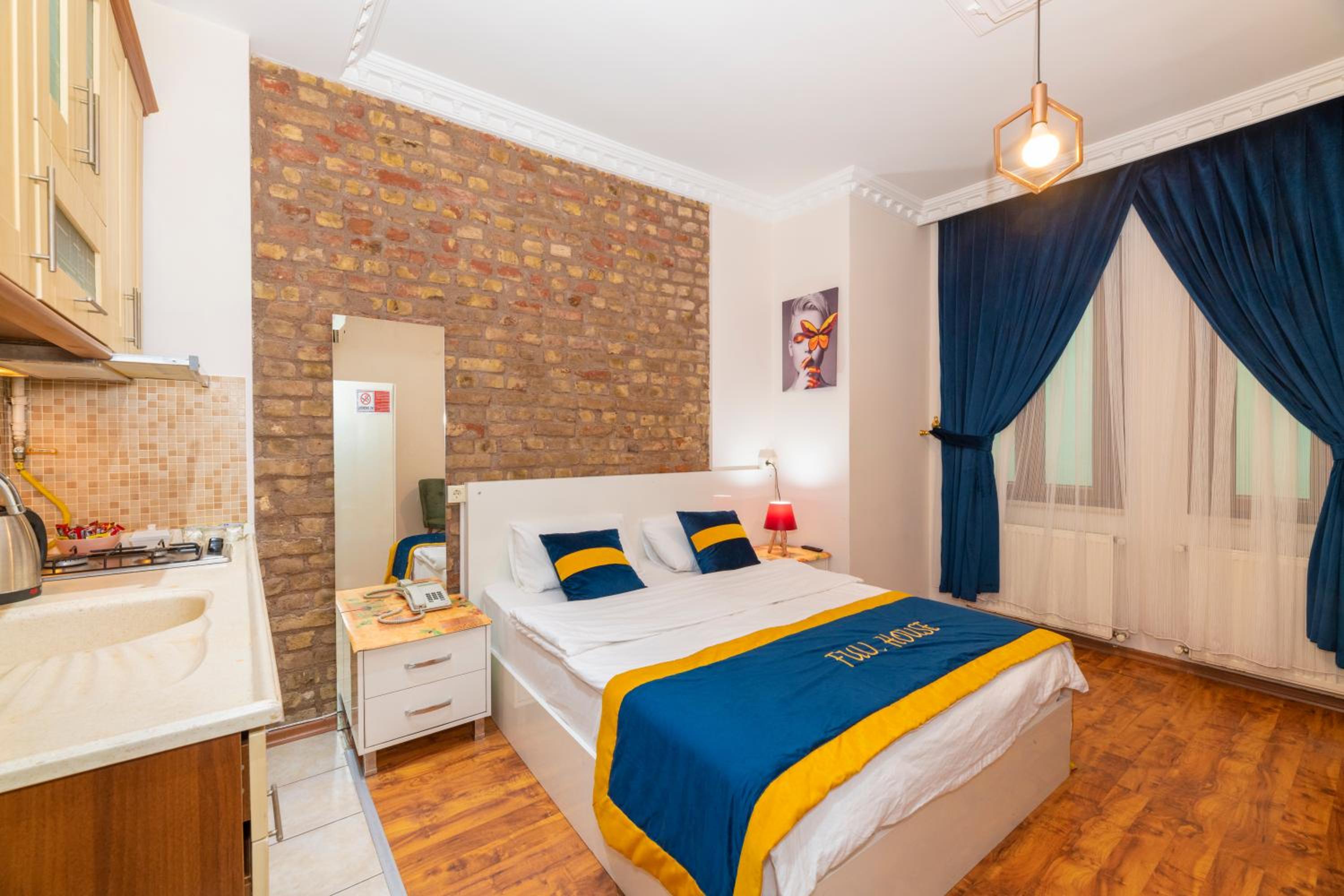 Studio Apartment photo 2