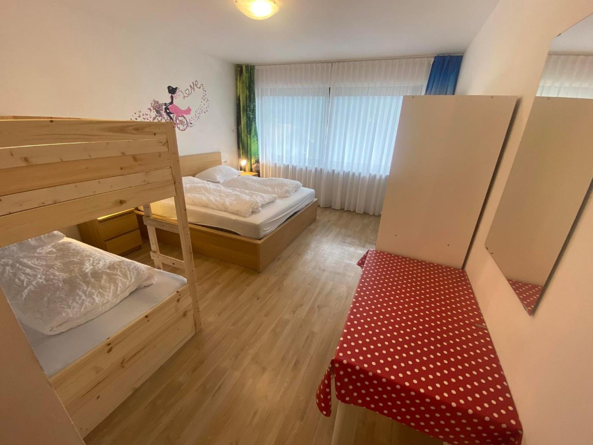 Triple Room with Balcony - Photo 14