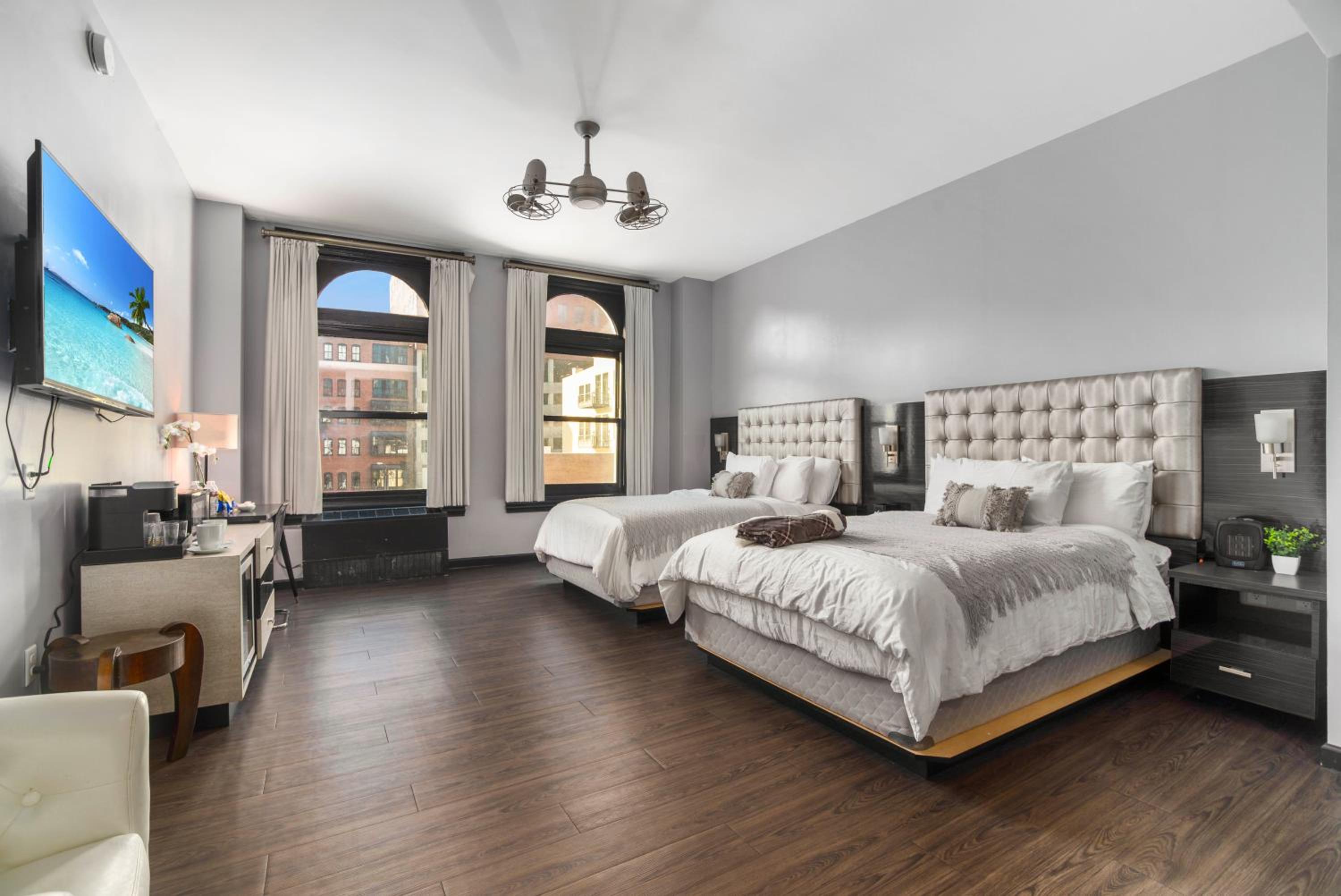 Standard Double Suite