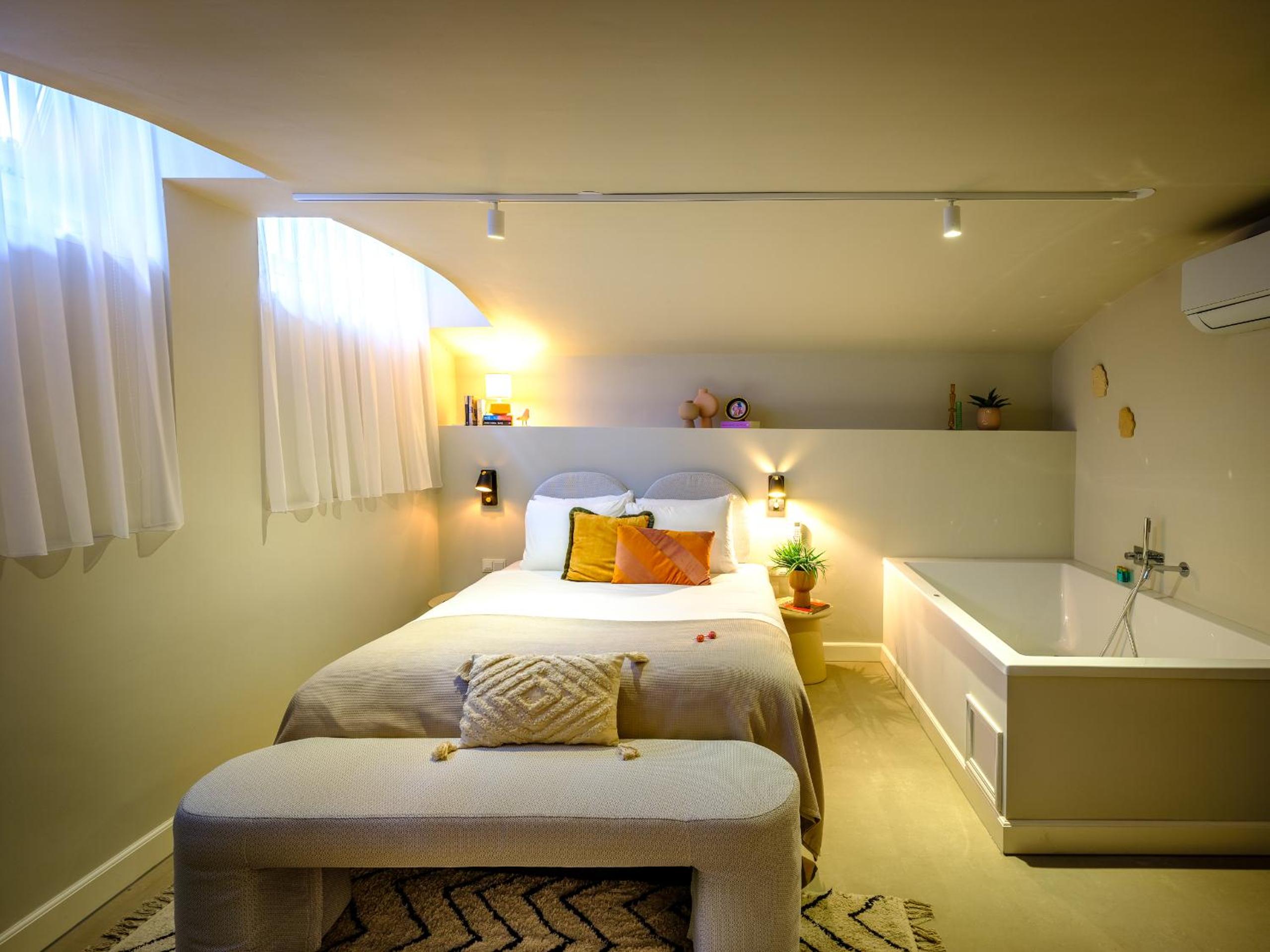 Suite with Spa Bath photo 1