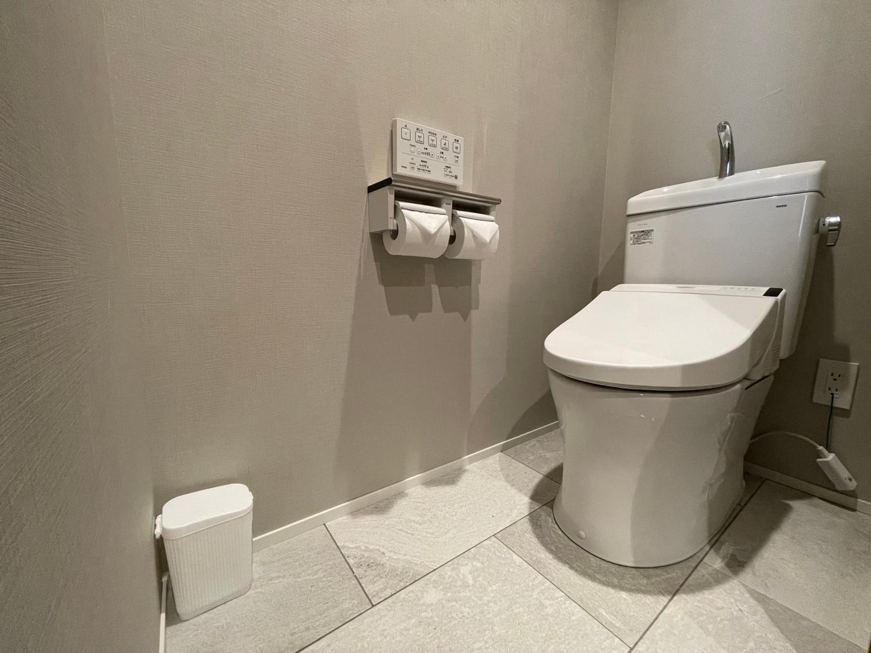 Deluxe Double Room with Bath - Photo 10