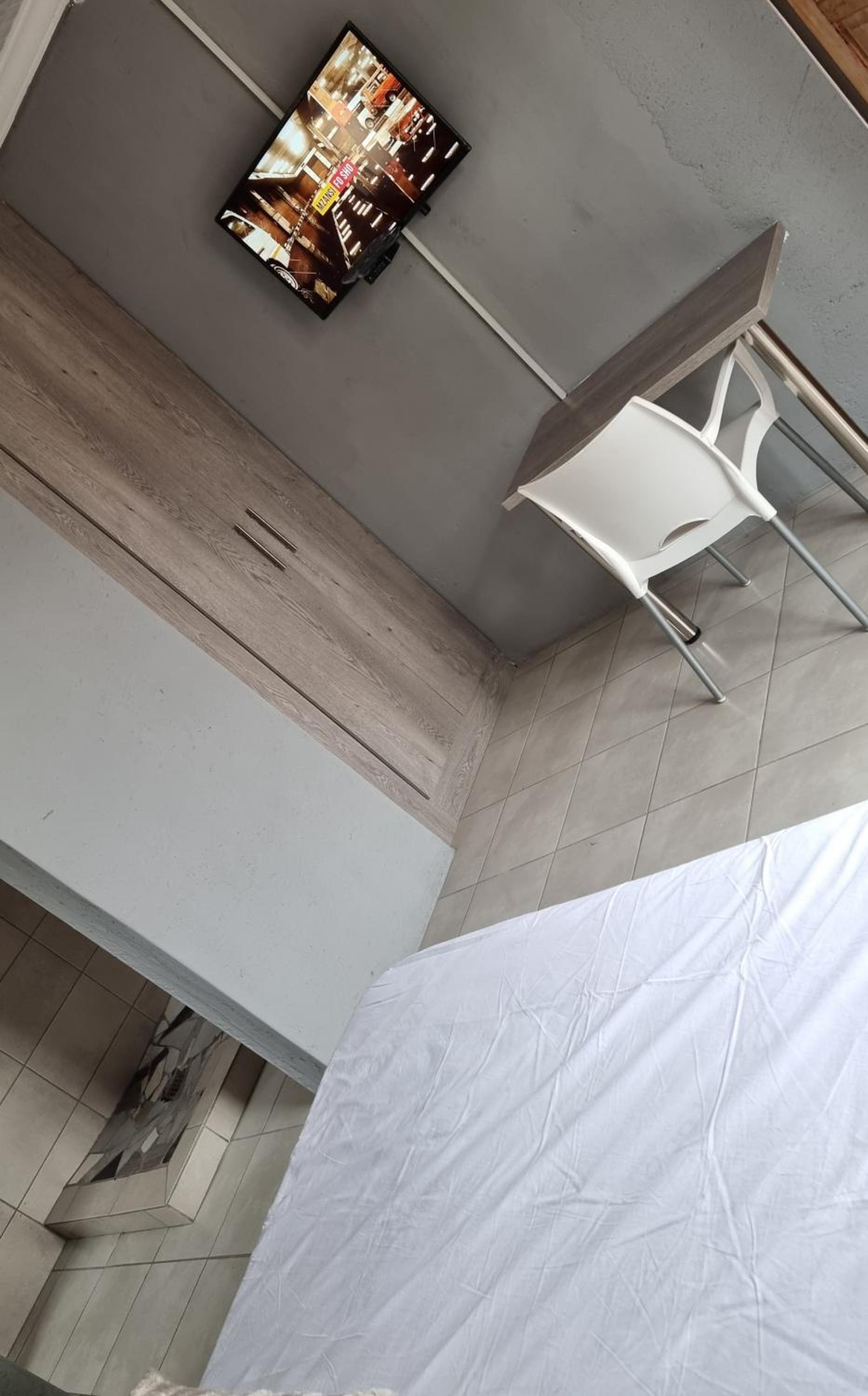 Budget Double Room photo 2