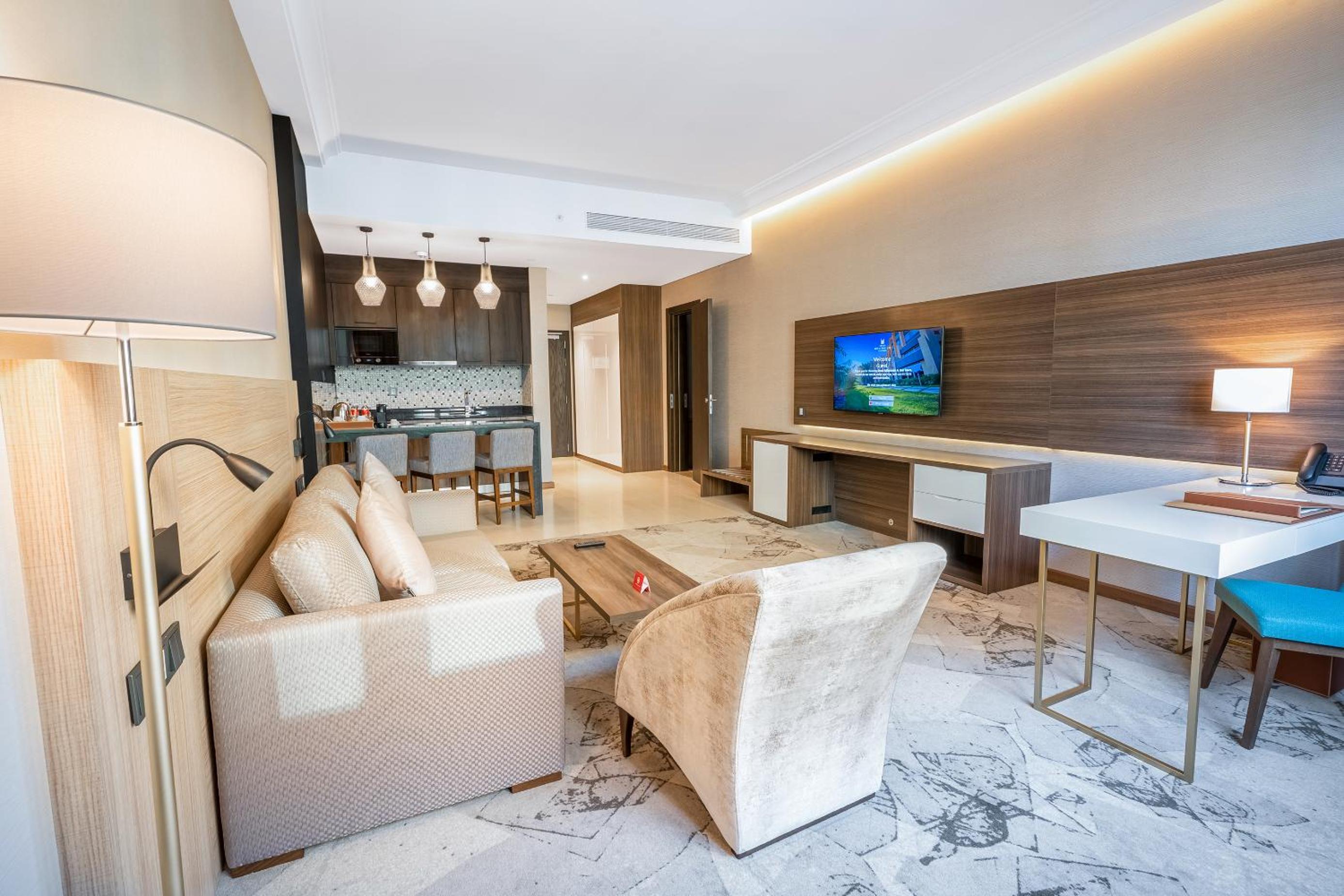 Business Suite photo 3