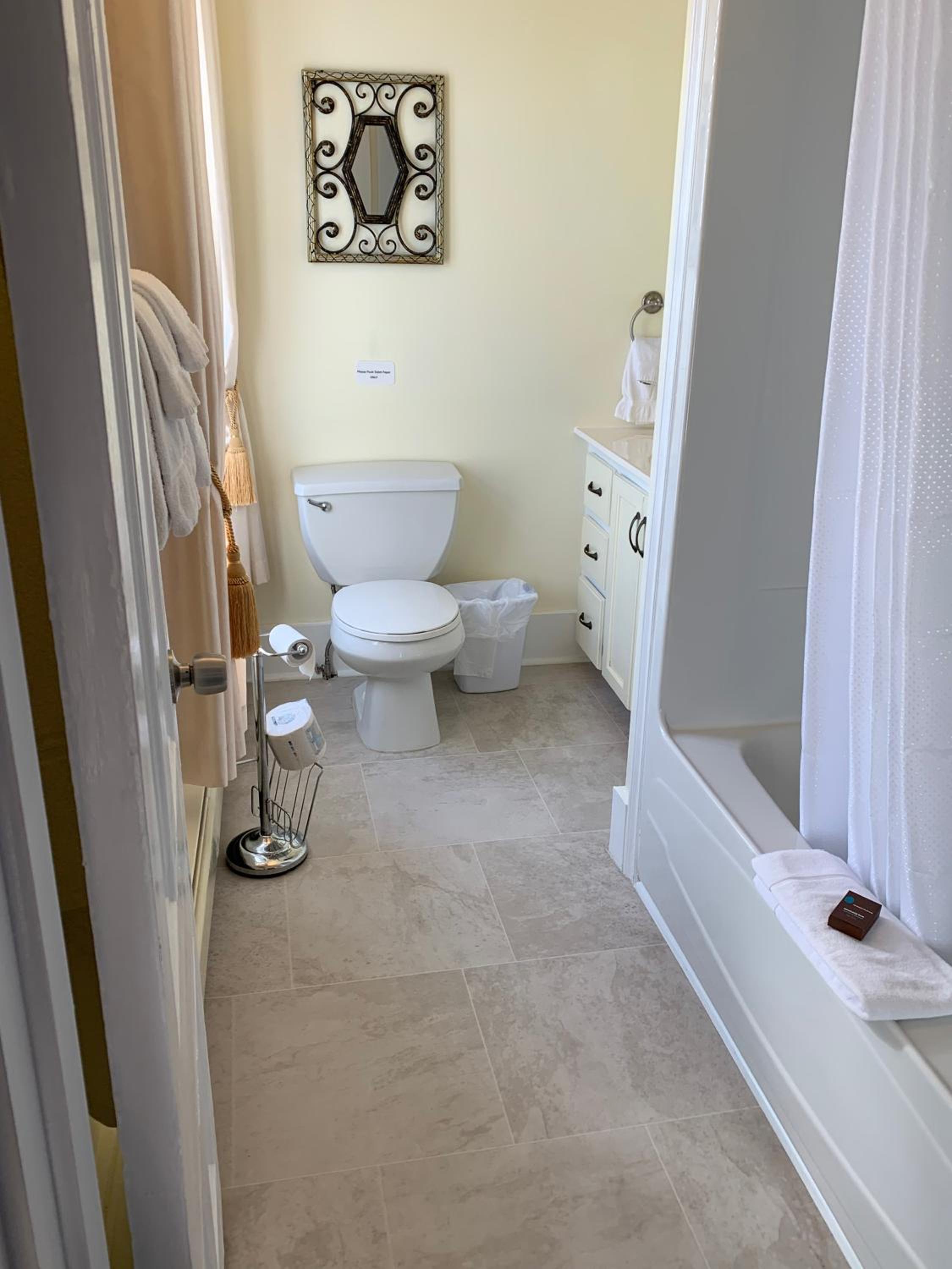Deluxe Queen Room photo 2