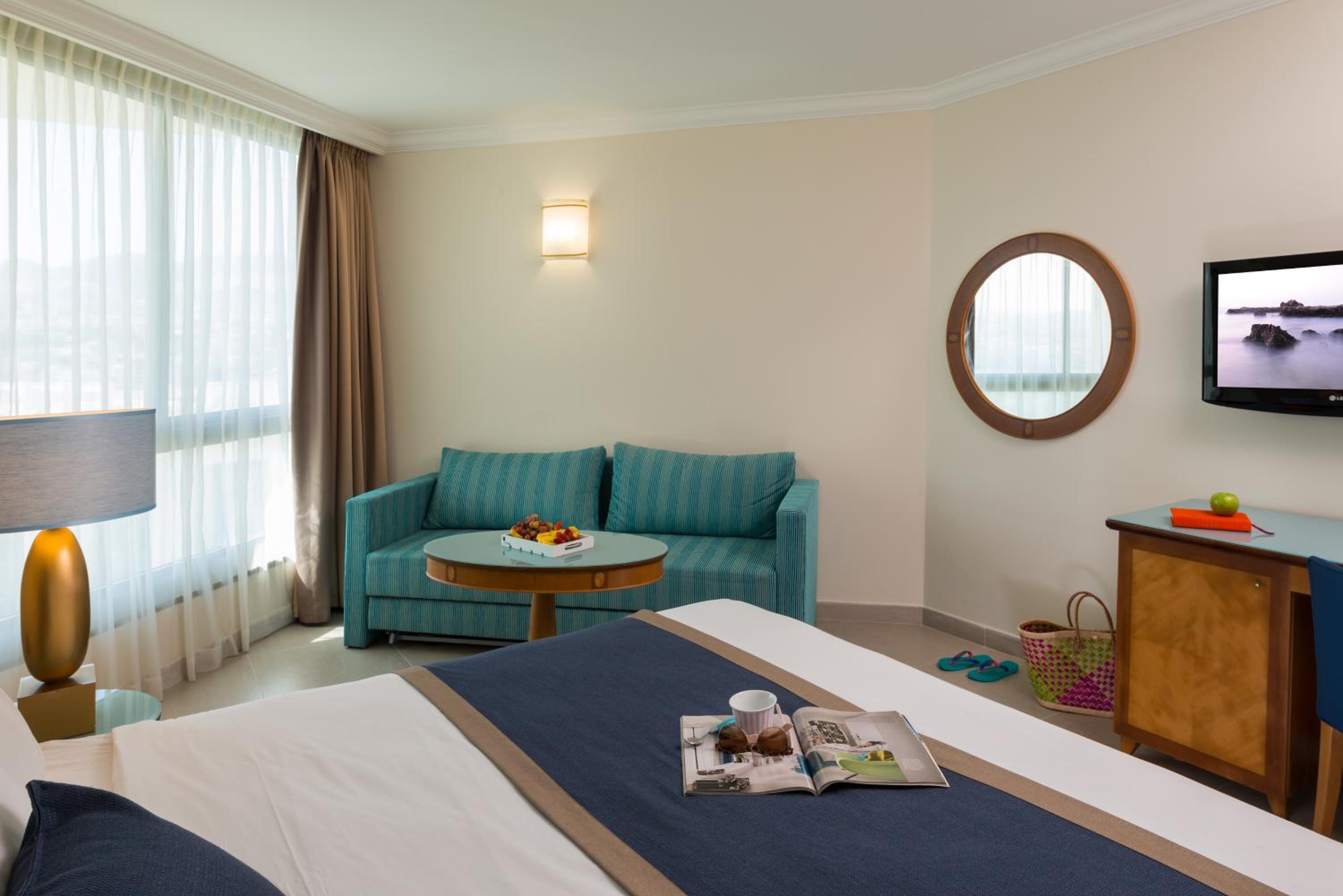 U Superior Pool View