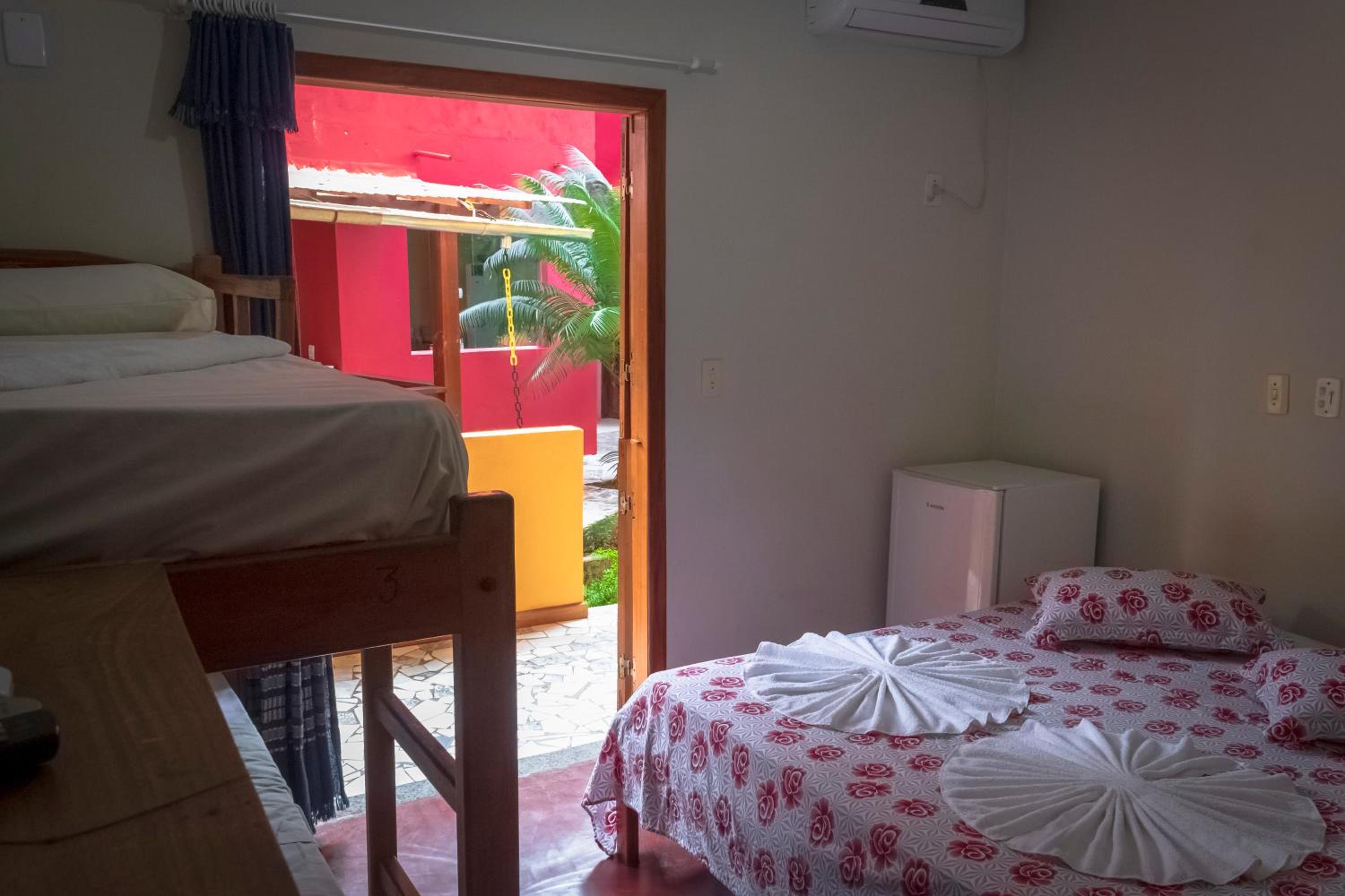 Quadruple Room with Private Bathroom photo 2