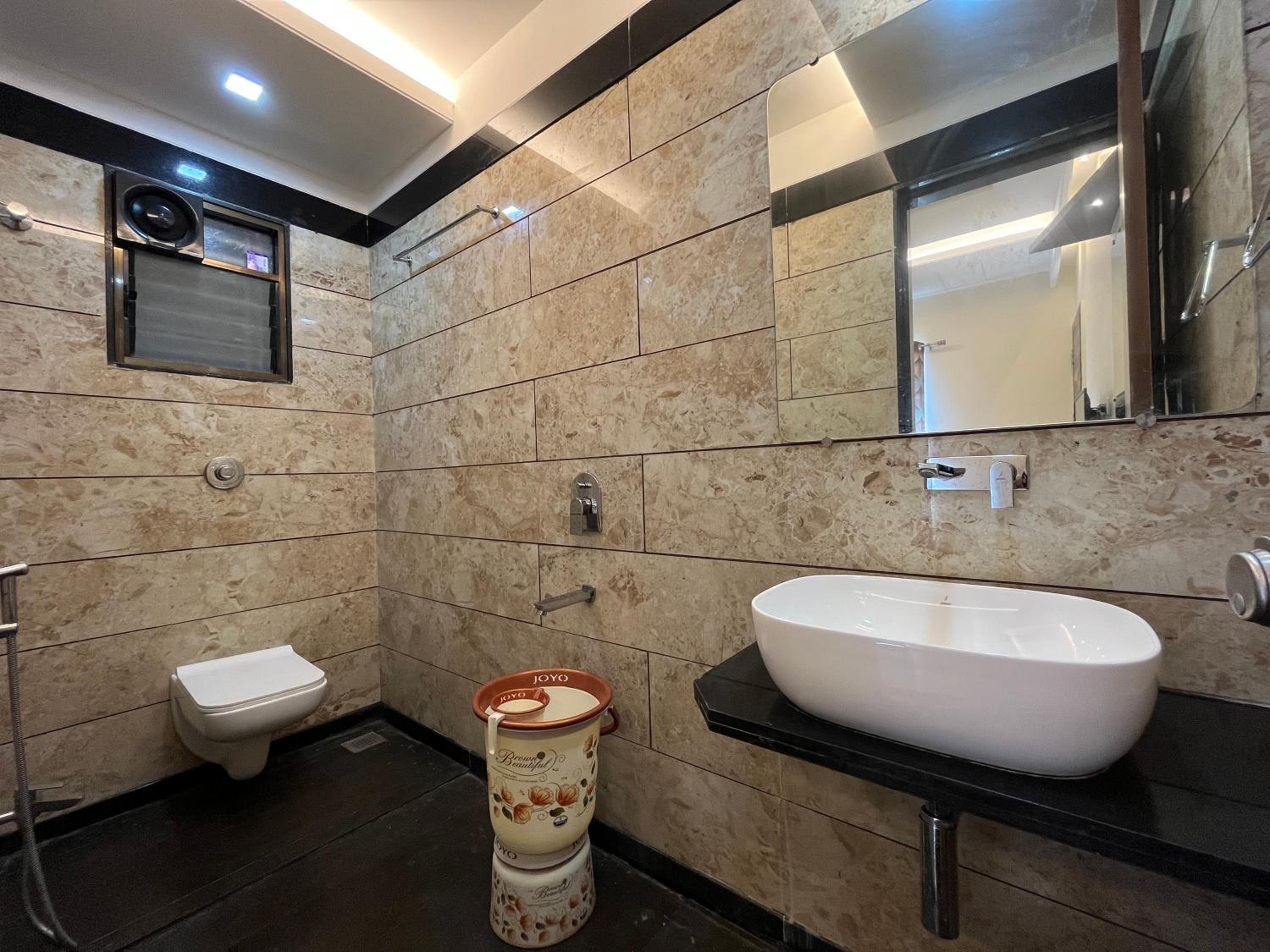 Deluxe Room (2 Adults + 1 Child) photo 2